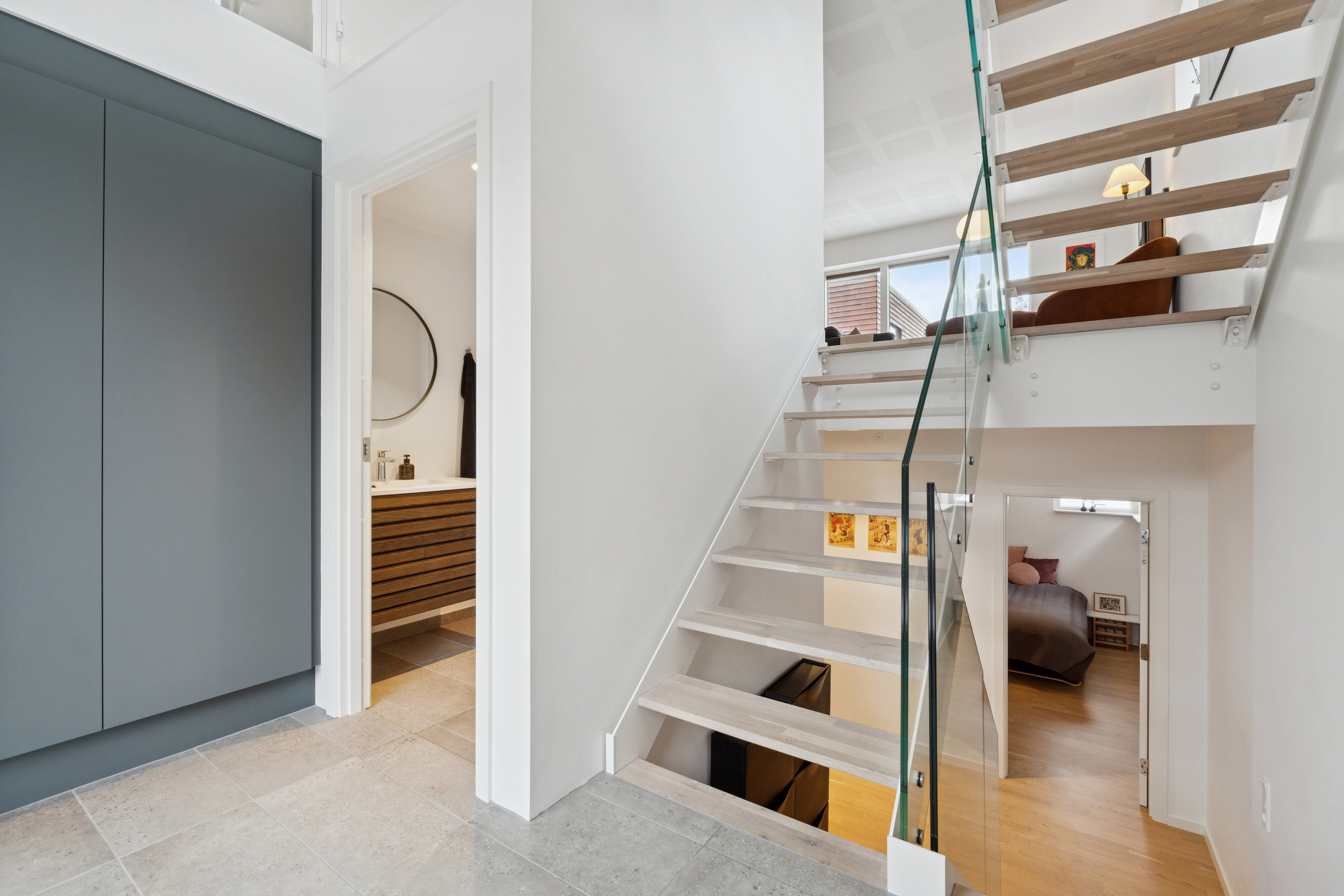 Fremhævet gang billede i fuldskærmstilstand. Billede af Thors Have 38, 8600 Silkeborg