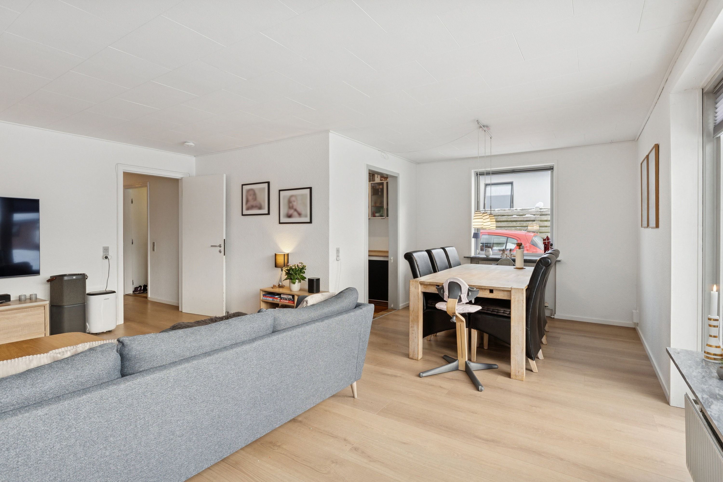 Fremhævet stue billede i fuldskærmstilstand. Billede af Virkelyst 47, 9800 Hjørring