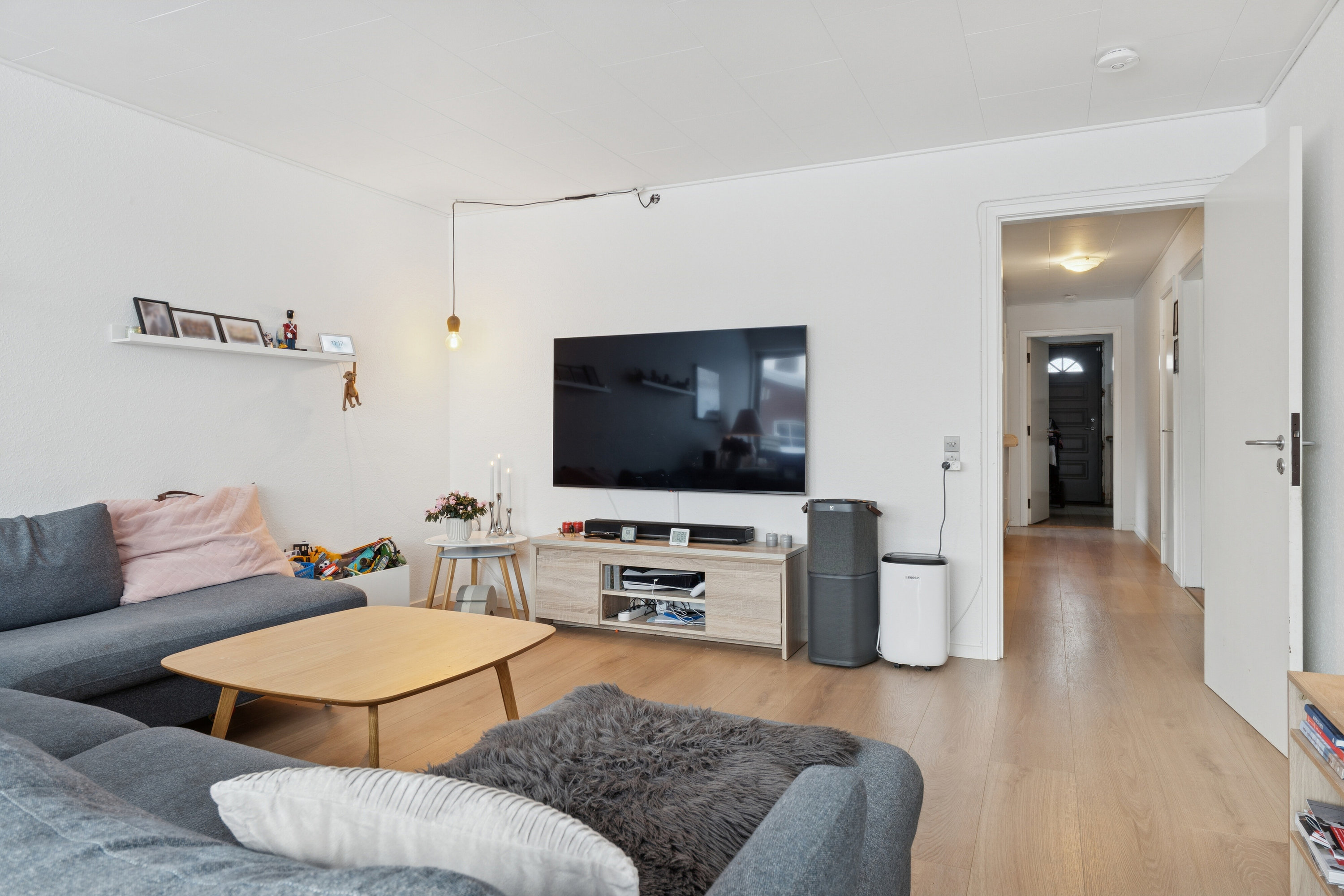 Fremhævet stue billede i fuldskærmstilstand. Billede af Virkelyst 47, 9800 Hjørring