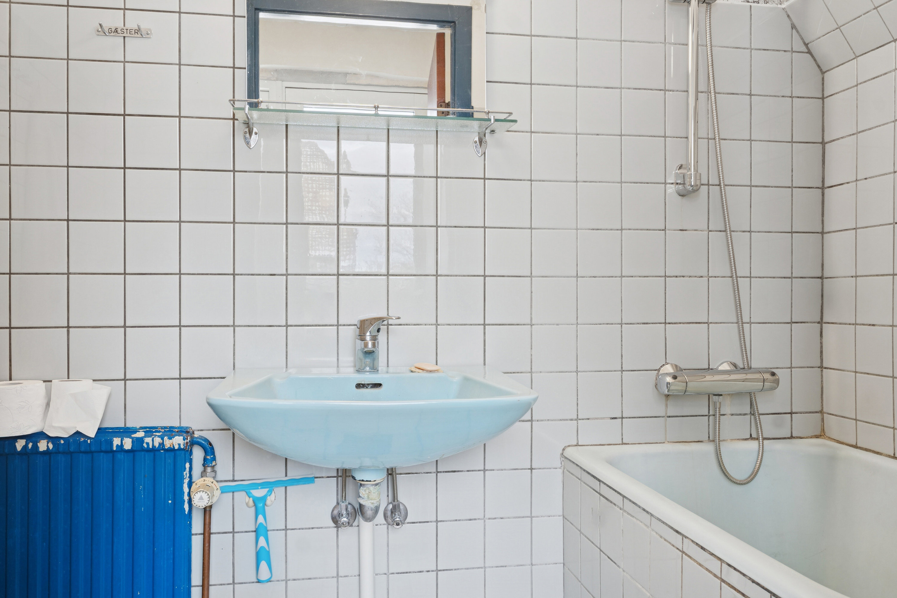 Fremhævet badeværelse billede i fuldskærmstilstand. Billede af Henriks Alle 8, 4400 Kalundborg