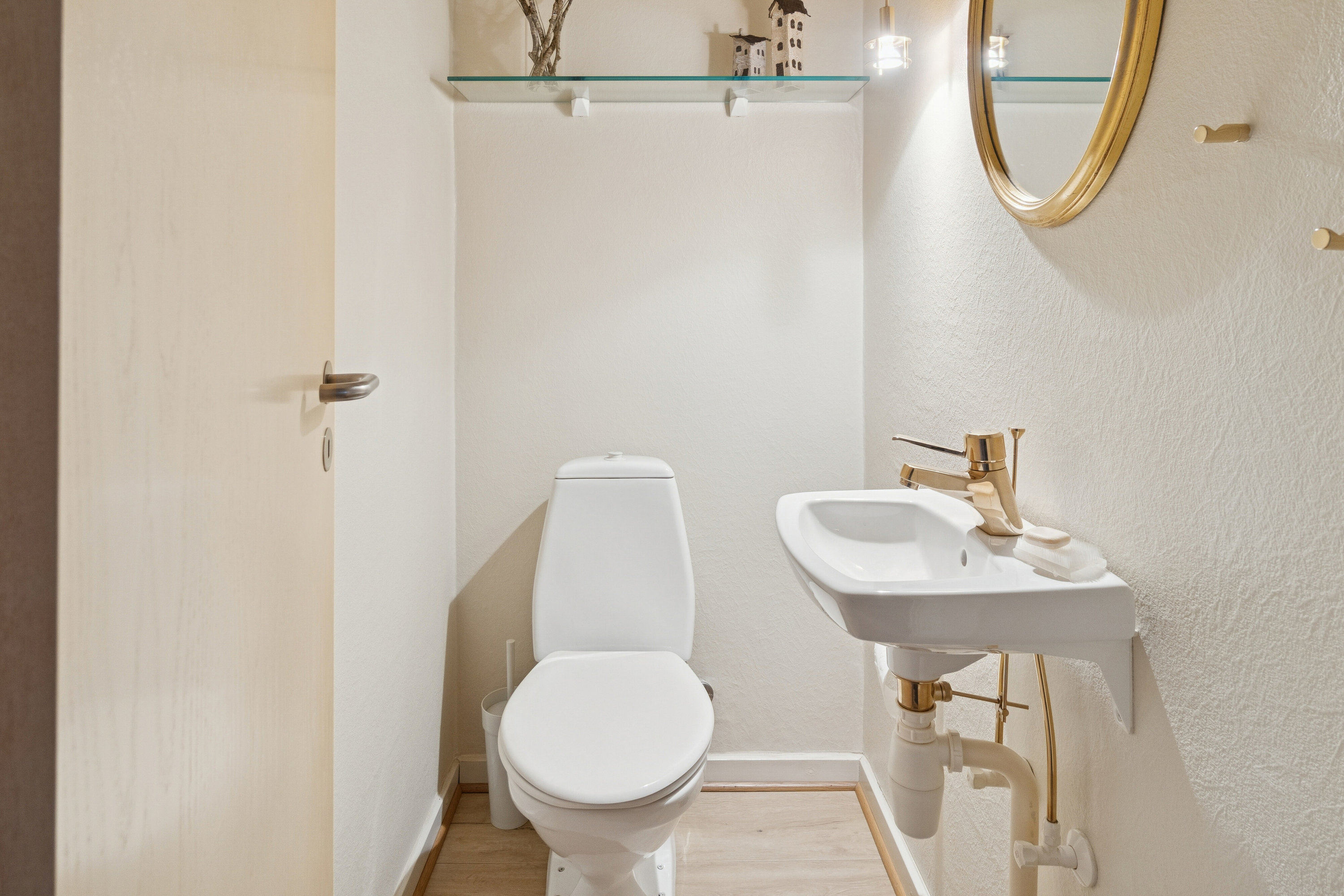 Fremhævet badeværelse billede i fuldskærmstilstand. Billede af Strøget 28, 1. tv., 7430 Ikast