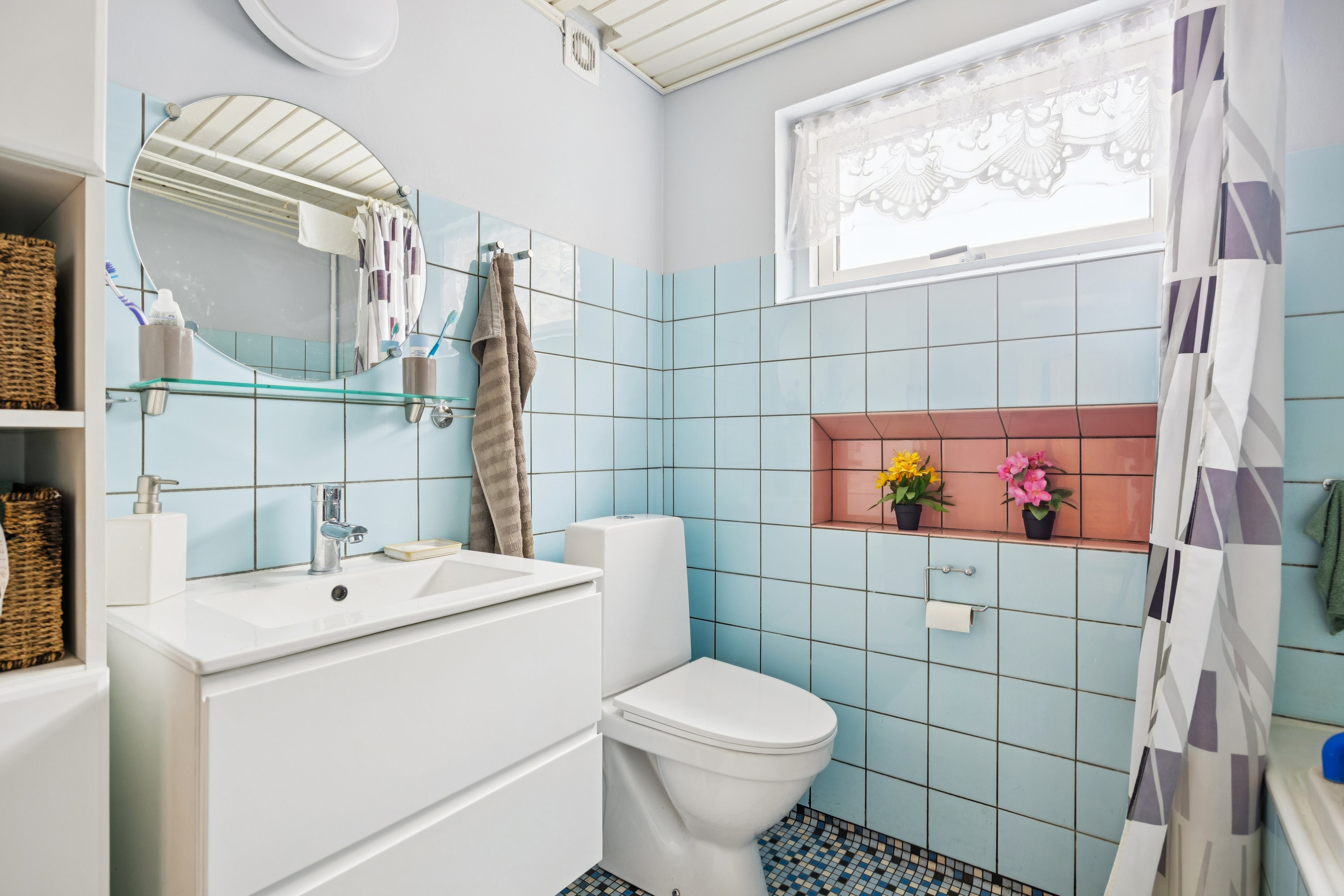 Fremhævet badeværelse billede i fuldskærmstilstand. Billede af Bjælkerupvej 142, 4672 Klippinge