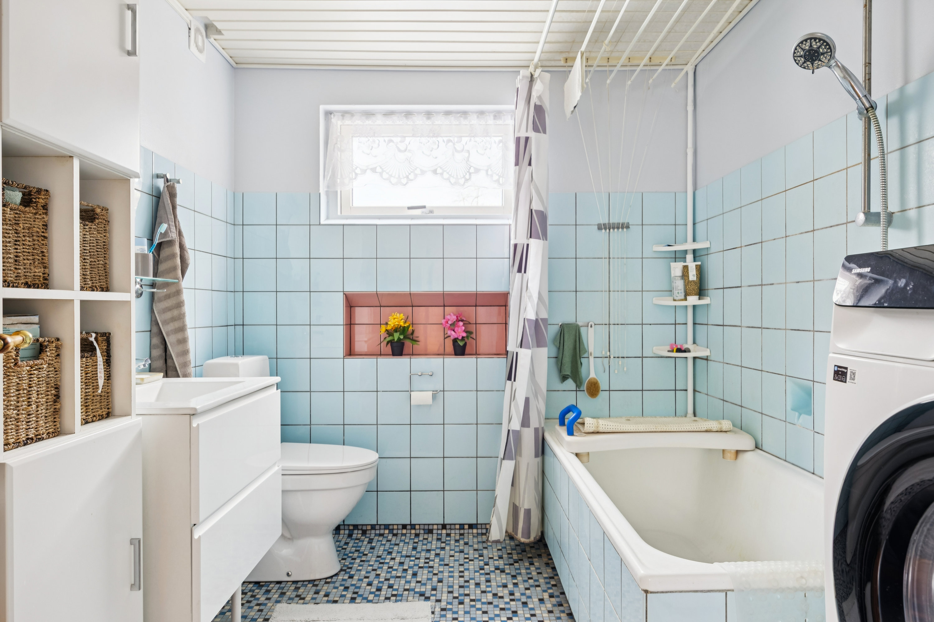 Fremhævet badeværelse billede i fuldskærmstilstand. Billede af Bjælkerupvej 142, 4672 Klippinge