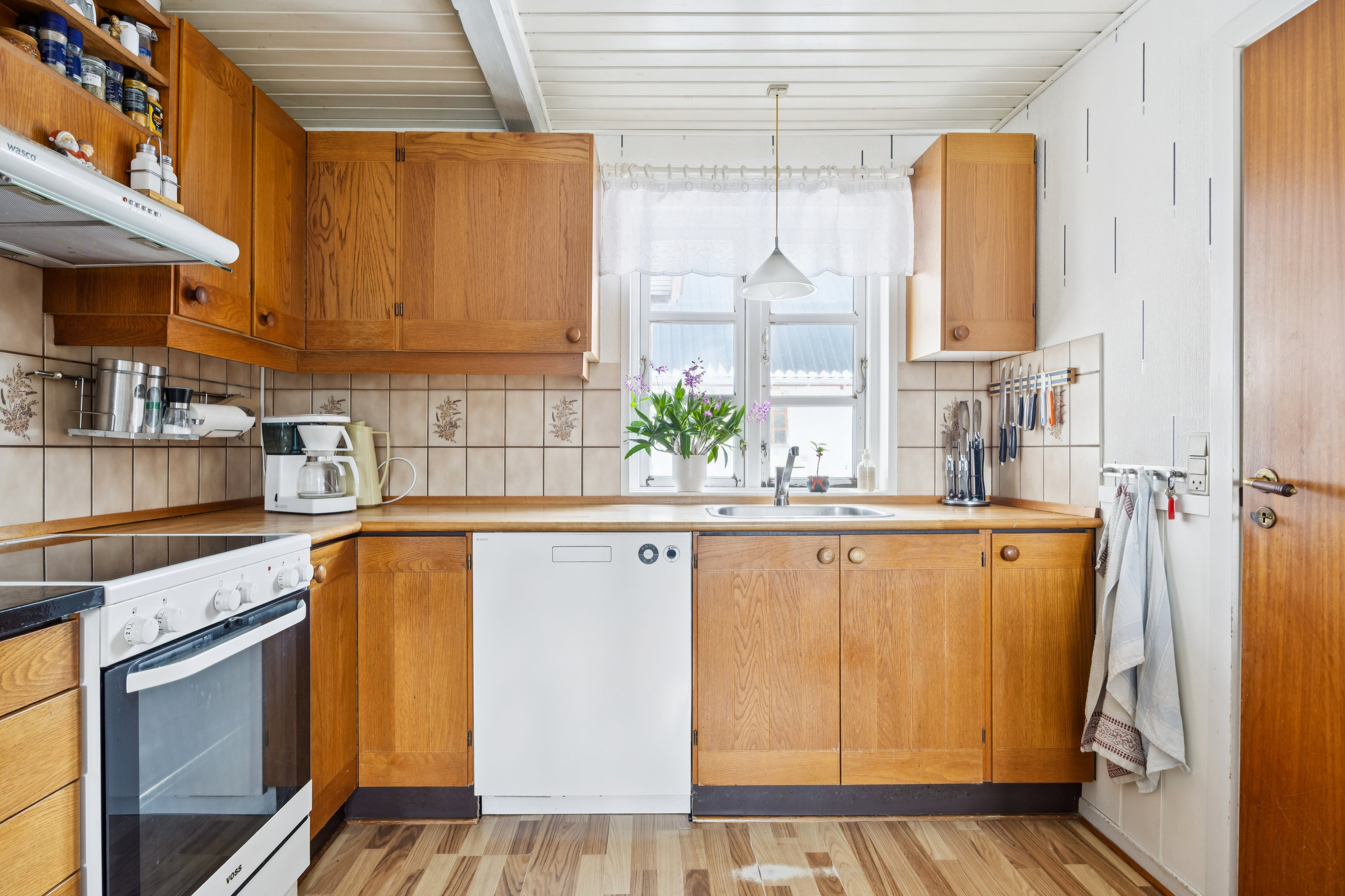 Fremhævet køkken billede i fuldskærmstilstand. Billede af Bjælkerupvej 142, 4672 Klippinge