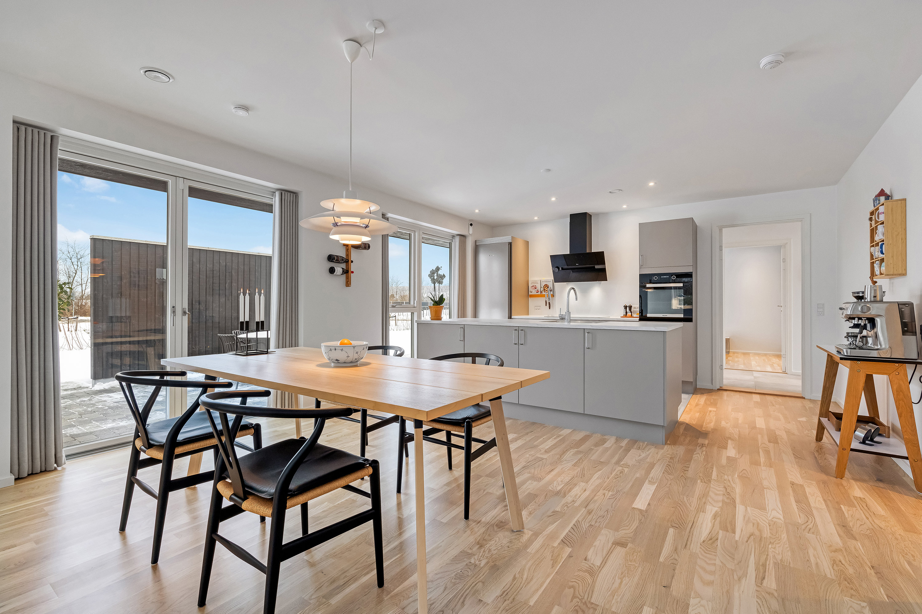 Fremhævet stue billede i fuldskærmstilstand. Billede af Kroghøjgårdsvej 2, Jordhøj, 3550 Slangerup