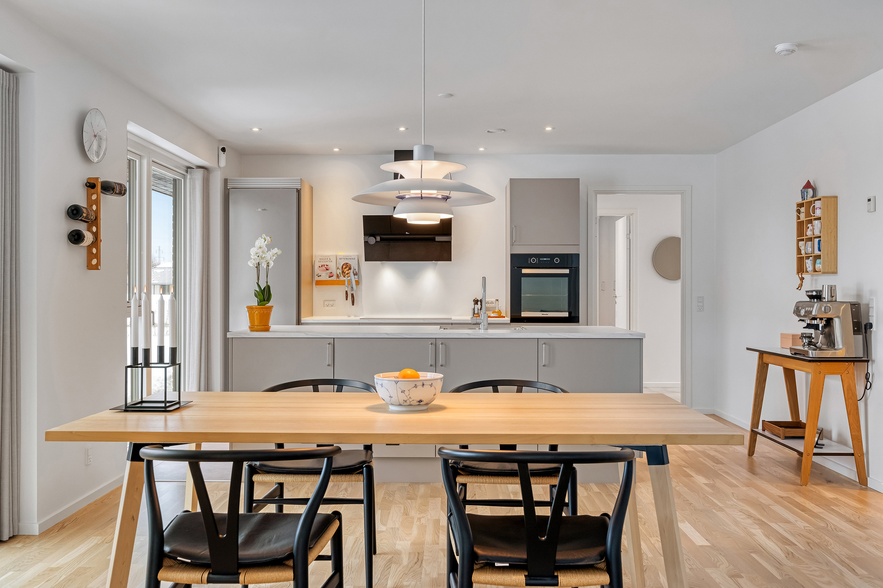 Fremhævet stue billede i fuldskærmstilstand. Billede af Kroghøjgårdsvej 2, Jordhøj, 3550 Slangerup