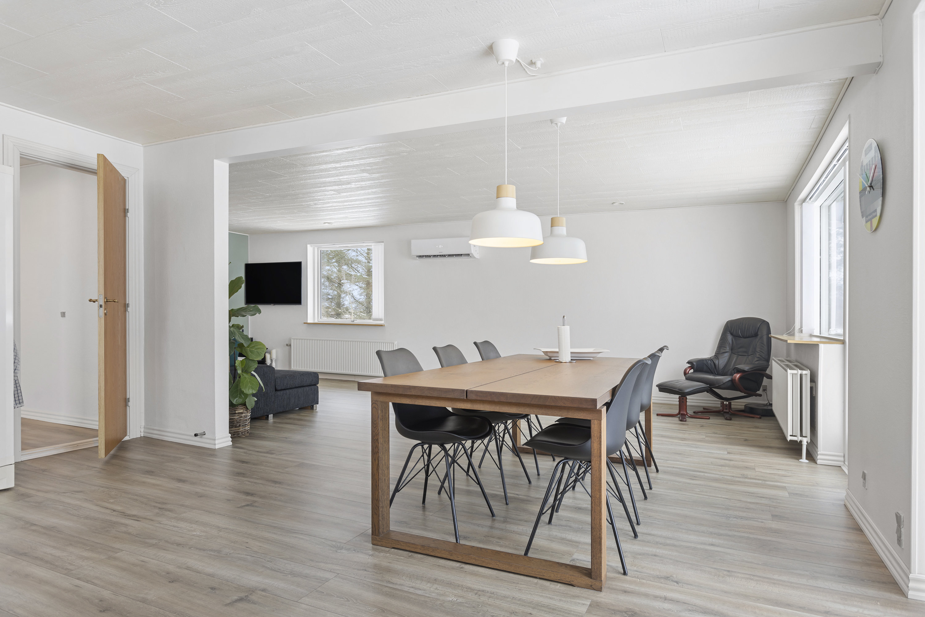 Fremhævet stue billede i fuldskærmstilstand. Billede af Løthvej 199, Lendum, 9870 Sindal