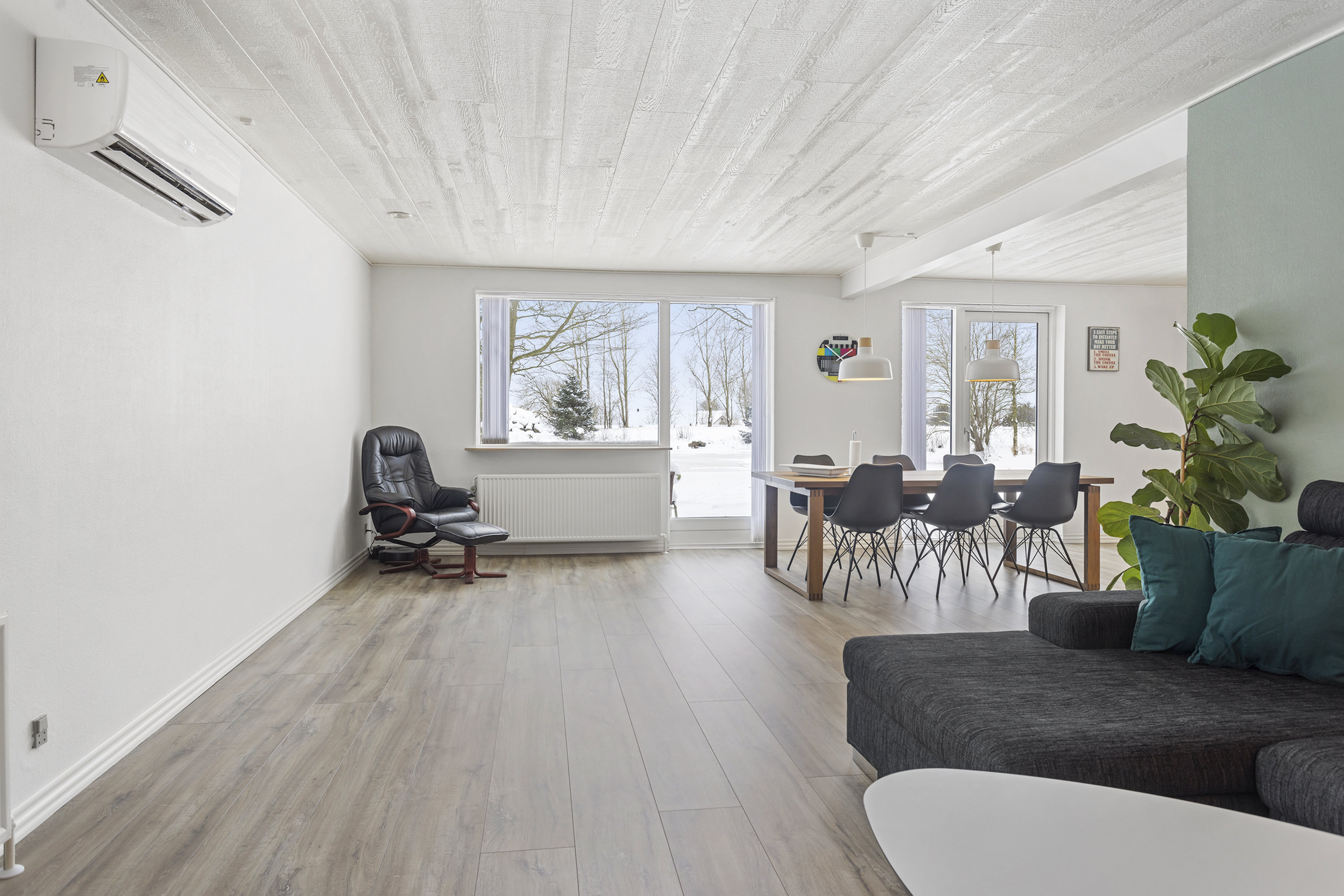 Fremhævet stue billede i fuldskærmstilstand. Billede af Løthvej 199, Lendum, 9870 Sindal