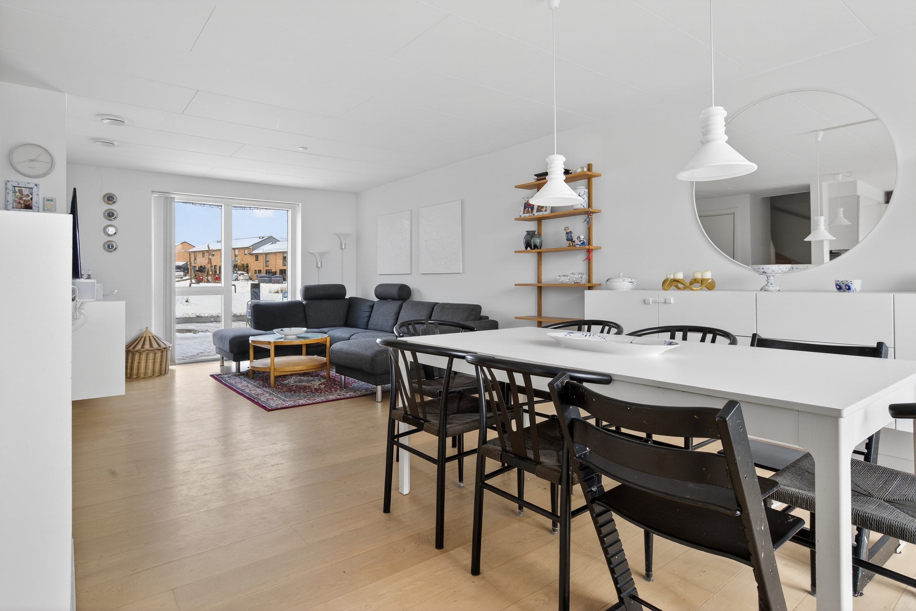 Fremhævet spisestue billede i fuldskærmstilstand. Billede af Kong Knuds Park 22, 2765 Smørum