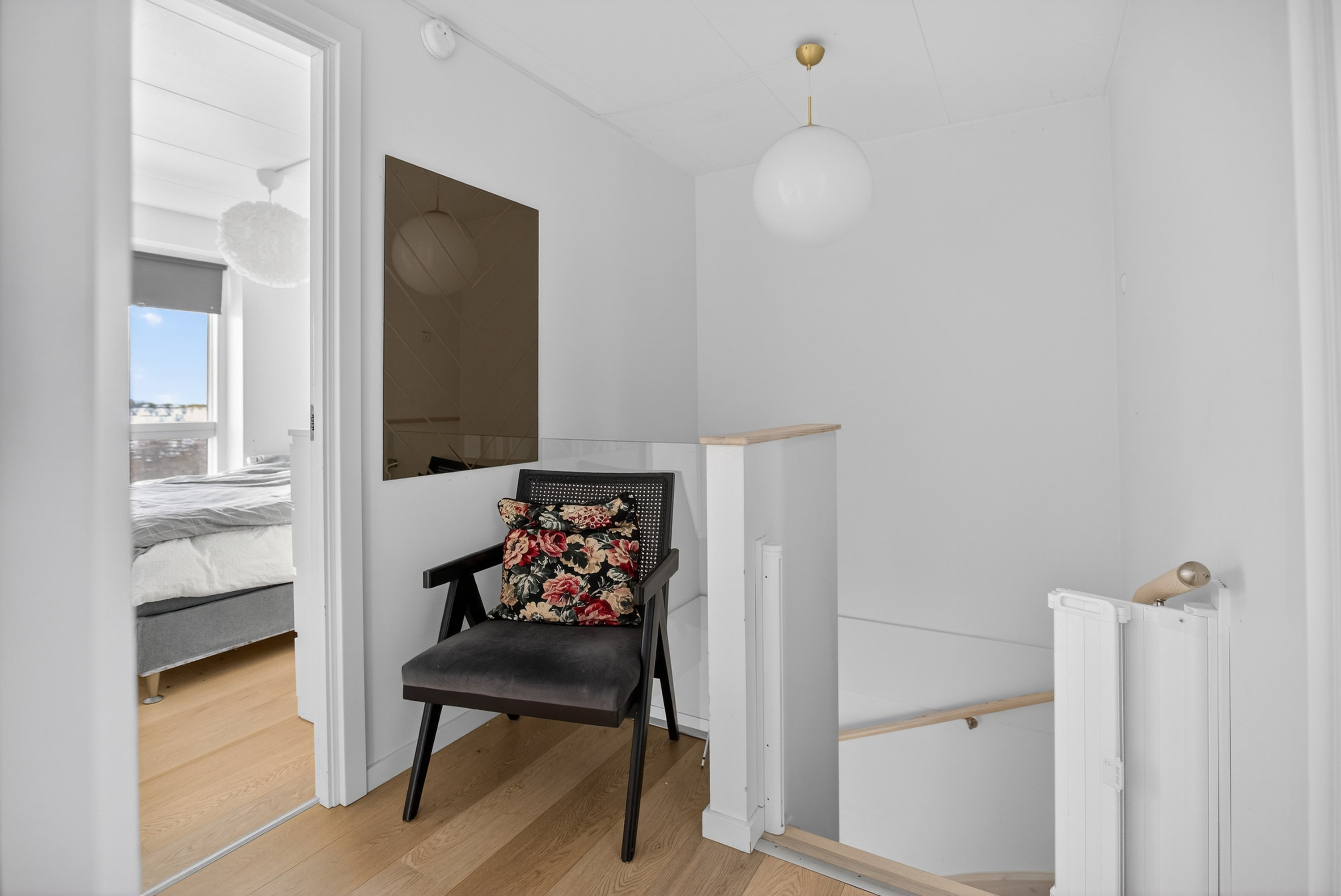 Fremhævet mellemgang billede i fuldskærmstilstand. Billede af Kong Knuds Park 22, 2765 Smørum