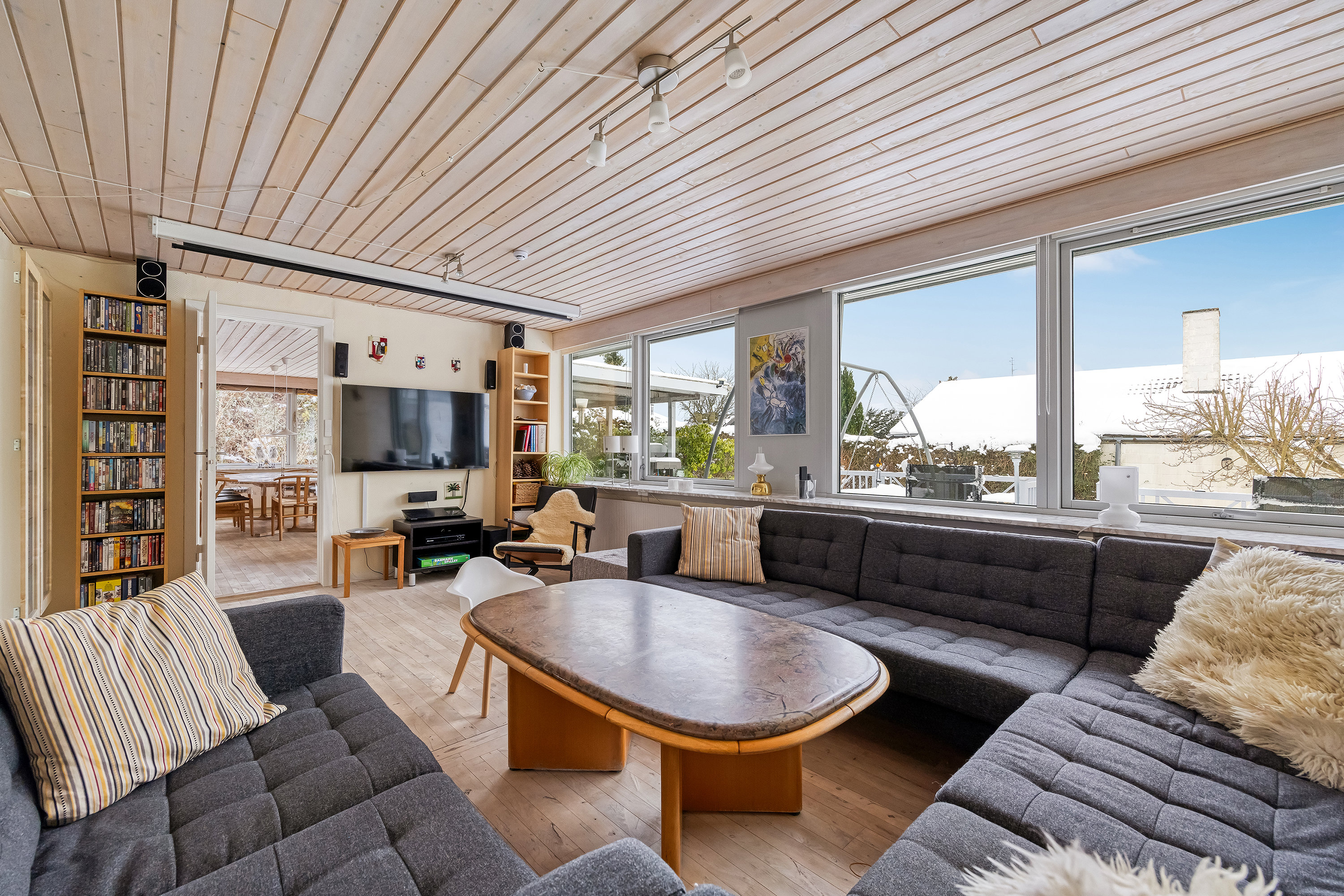 Fremhævet stue billede i fuldskærmstilstand. Billede af Vibevej 5, 3660 Stenløse