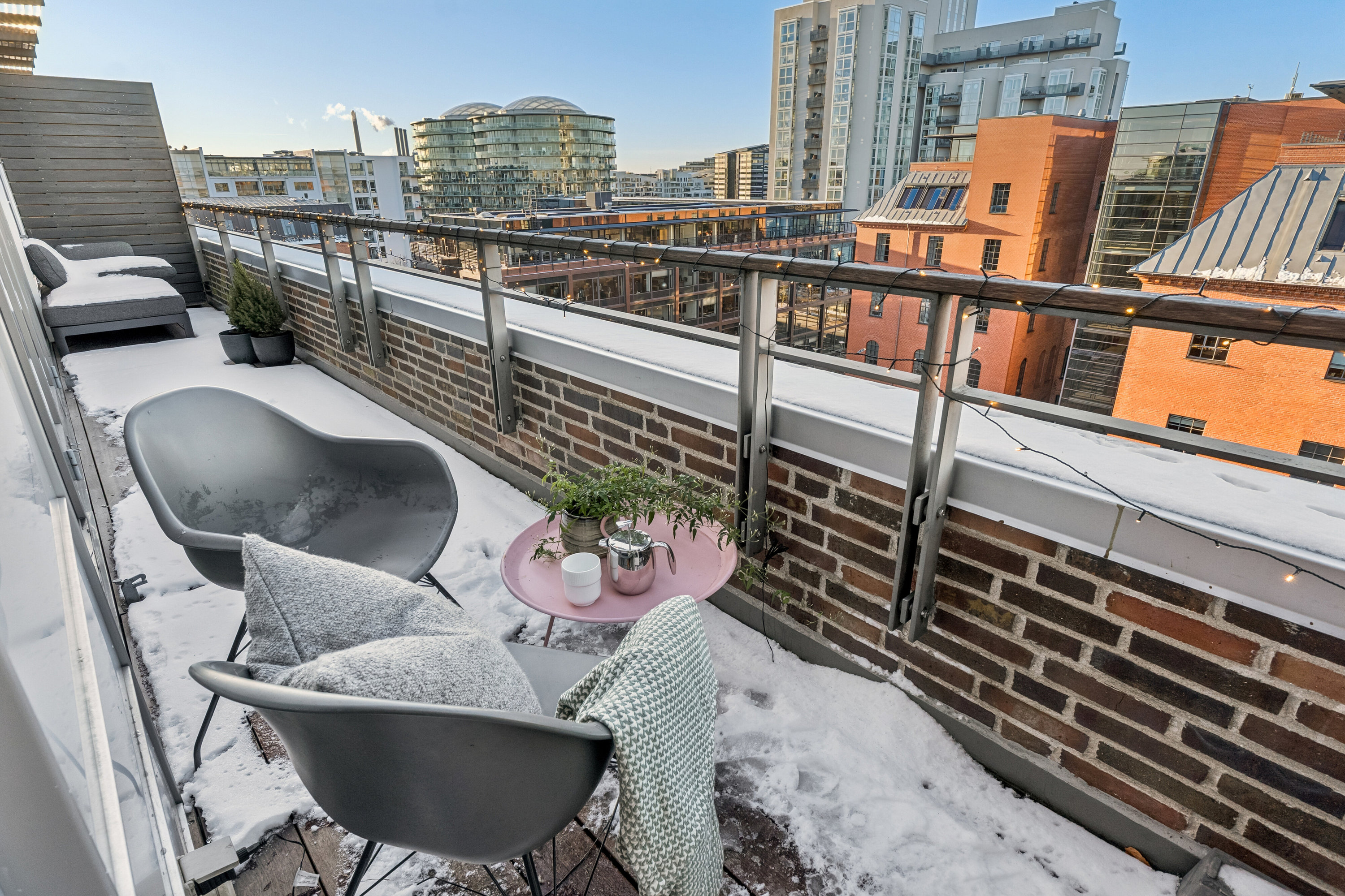 Miniaturebillede 1: altan. Billede af Erik Eriksens Gade 9, 6. tv., 2300 København S