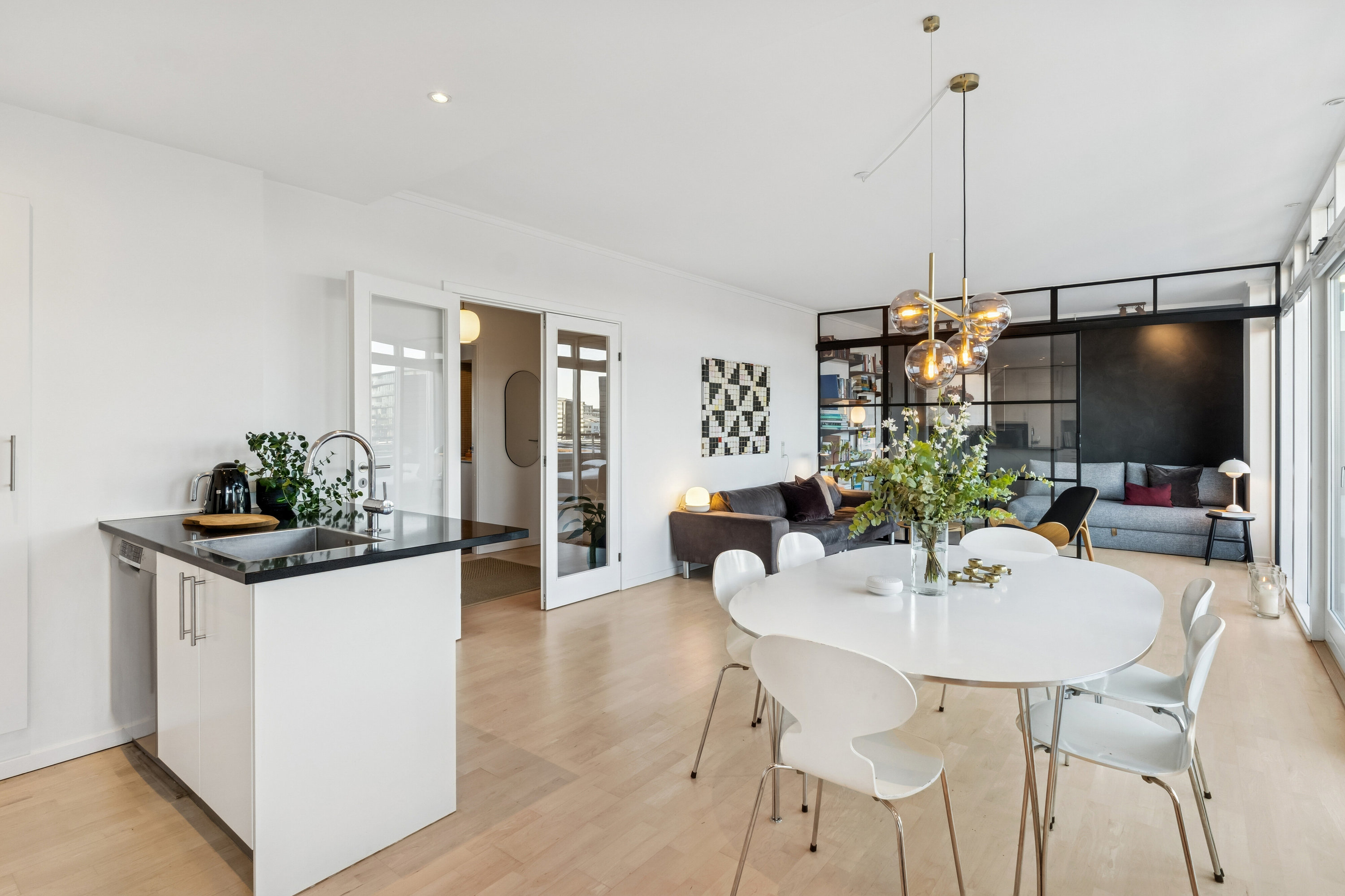 Fremhævet spisestue billede i fuldskærmstilstand. Billede af Erik Eriksens Gade 9, 6. tv., 2300 København S