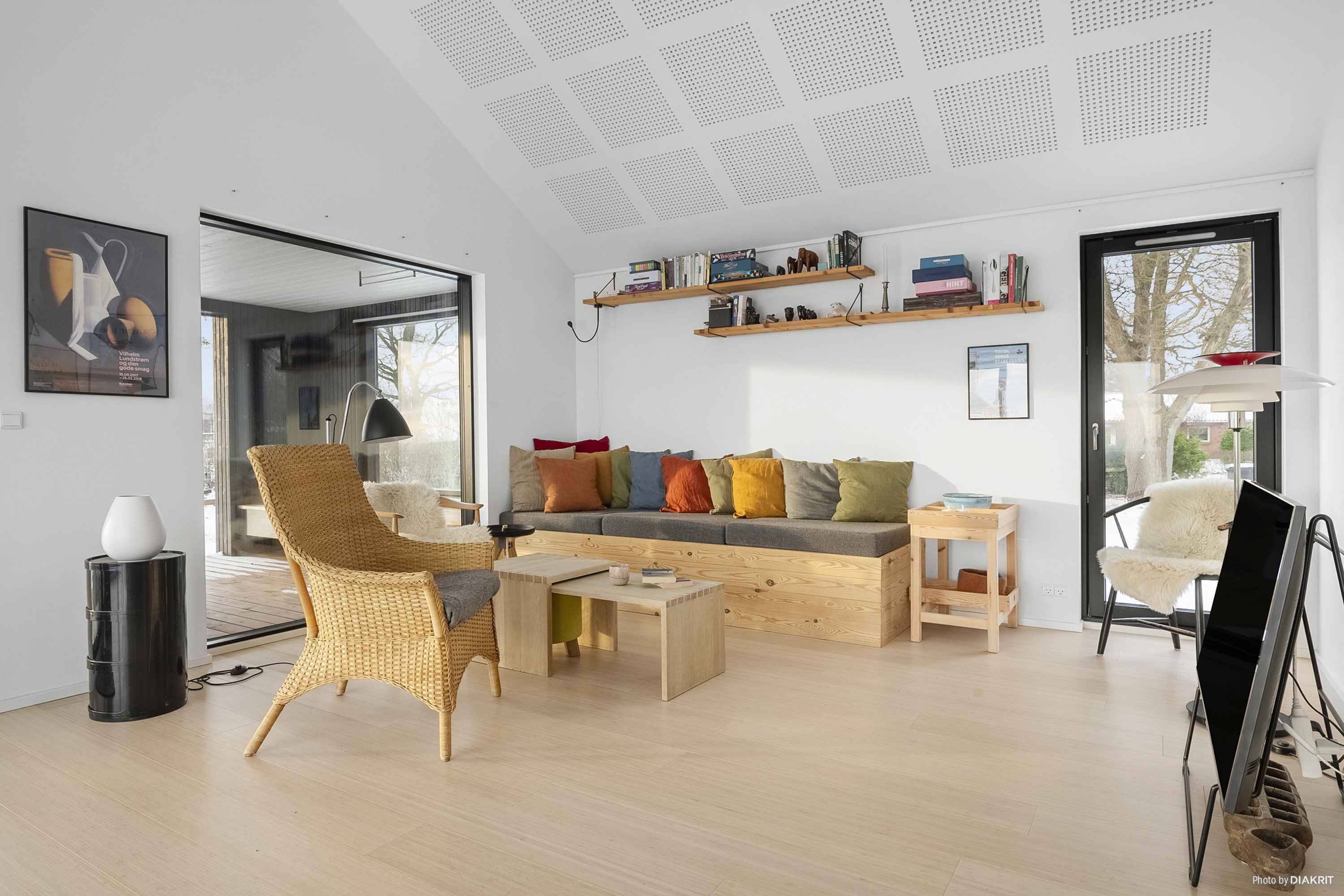 Fremhævet stue billede i fuldskærmstilstand. Billede af Kystvejen 102, Rude Strand, 8300 Odder