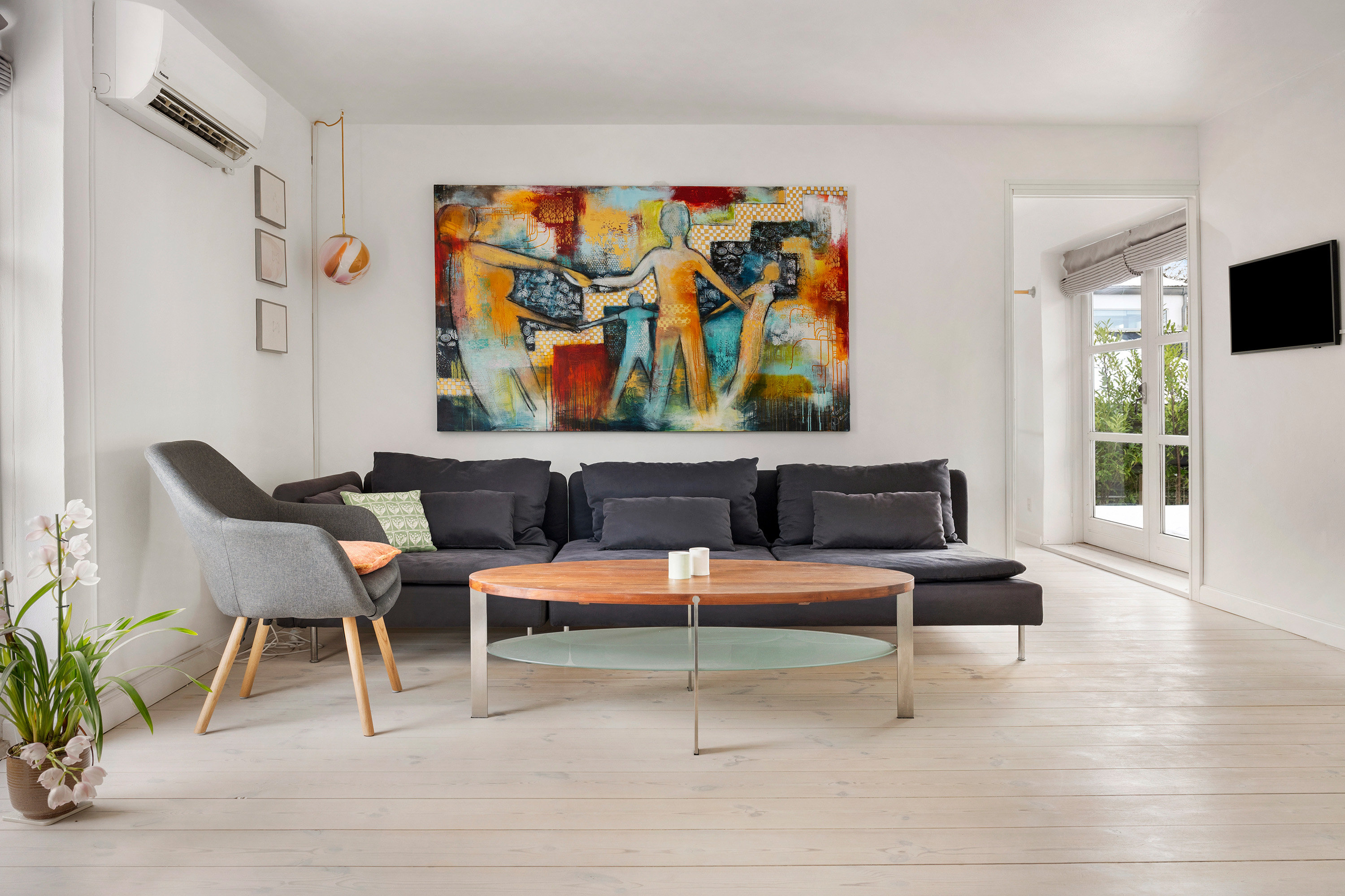 Fremhævet stue billede i fuldskærmstilstand. Billede af Stakkeledet 3, 2970 Hørsholm