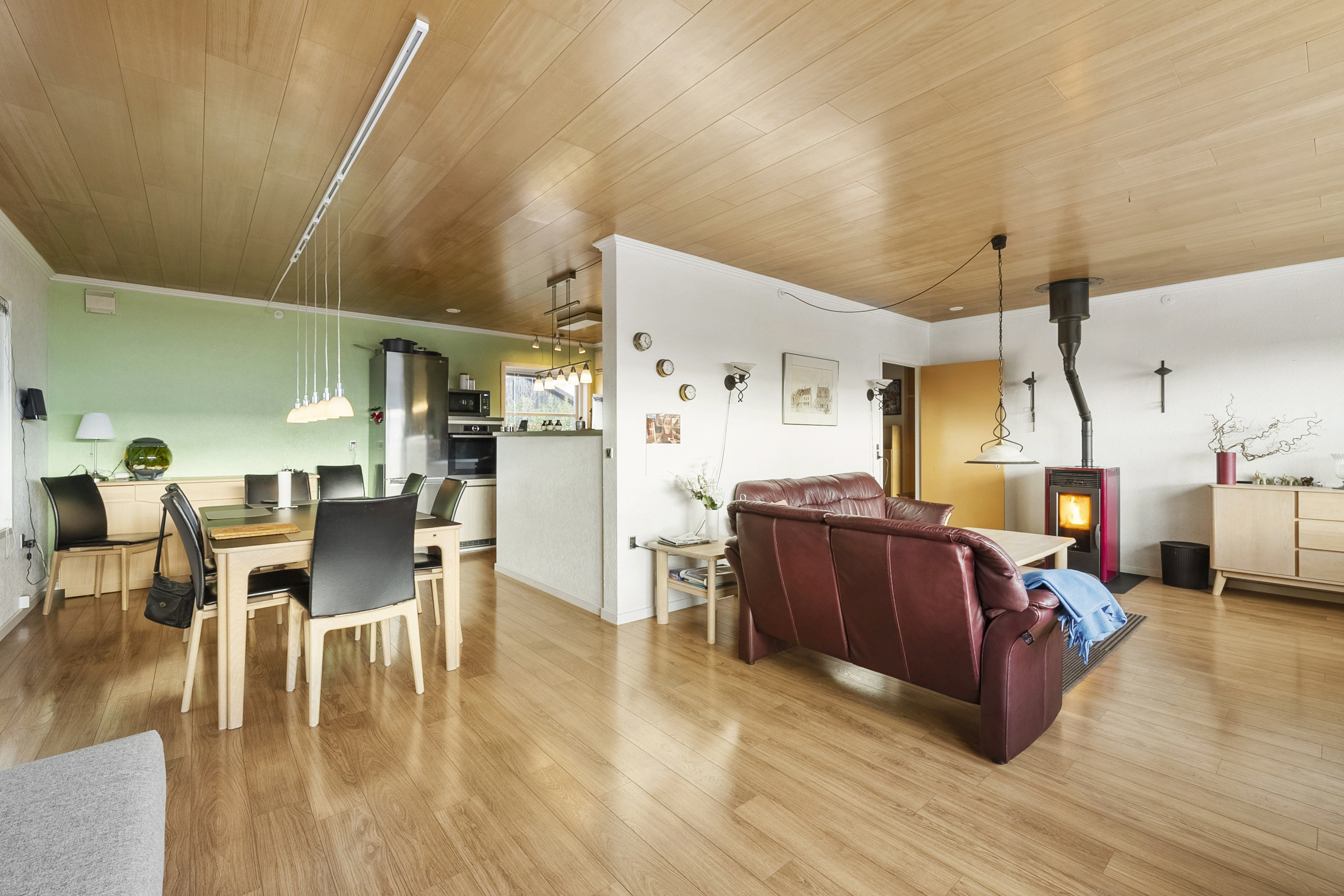 Fremhævet stue billede i fuldskærmstilstand. Billede af Agersøvej 10, Korsør Syd, 4220 Korsør