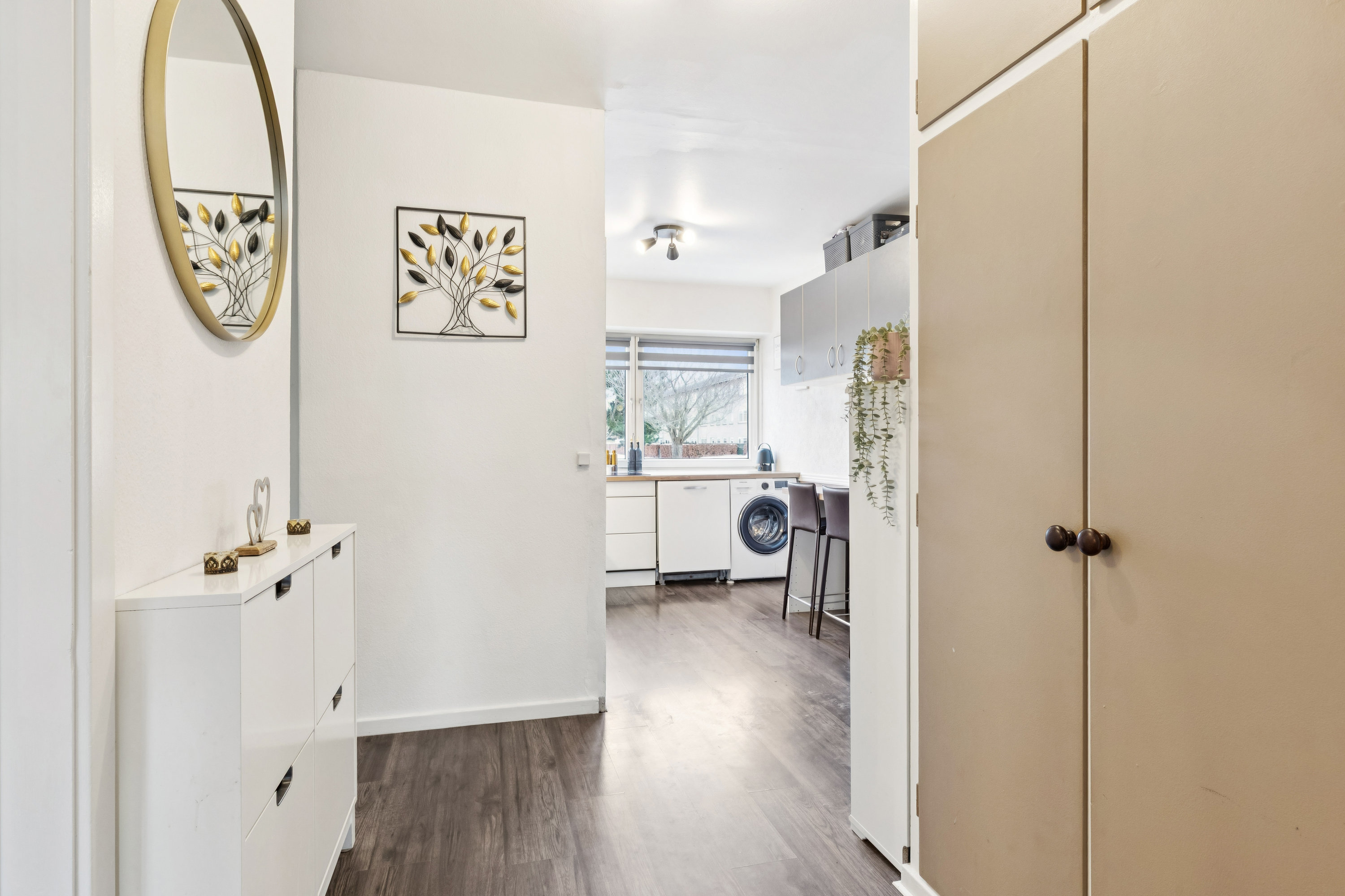 Fremhævet gang billede i fuldskærmstilstand. Billede af Lindevangshusene 78, st.. th., 2630 Taastrup