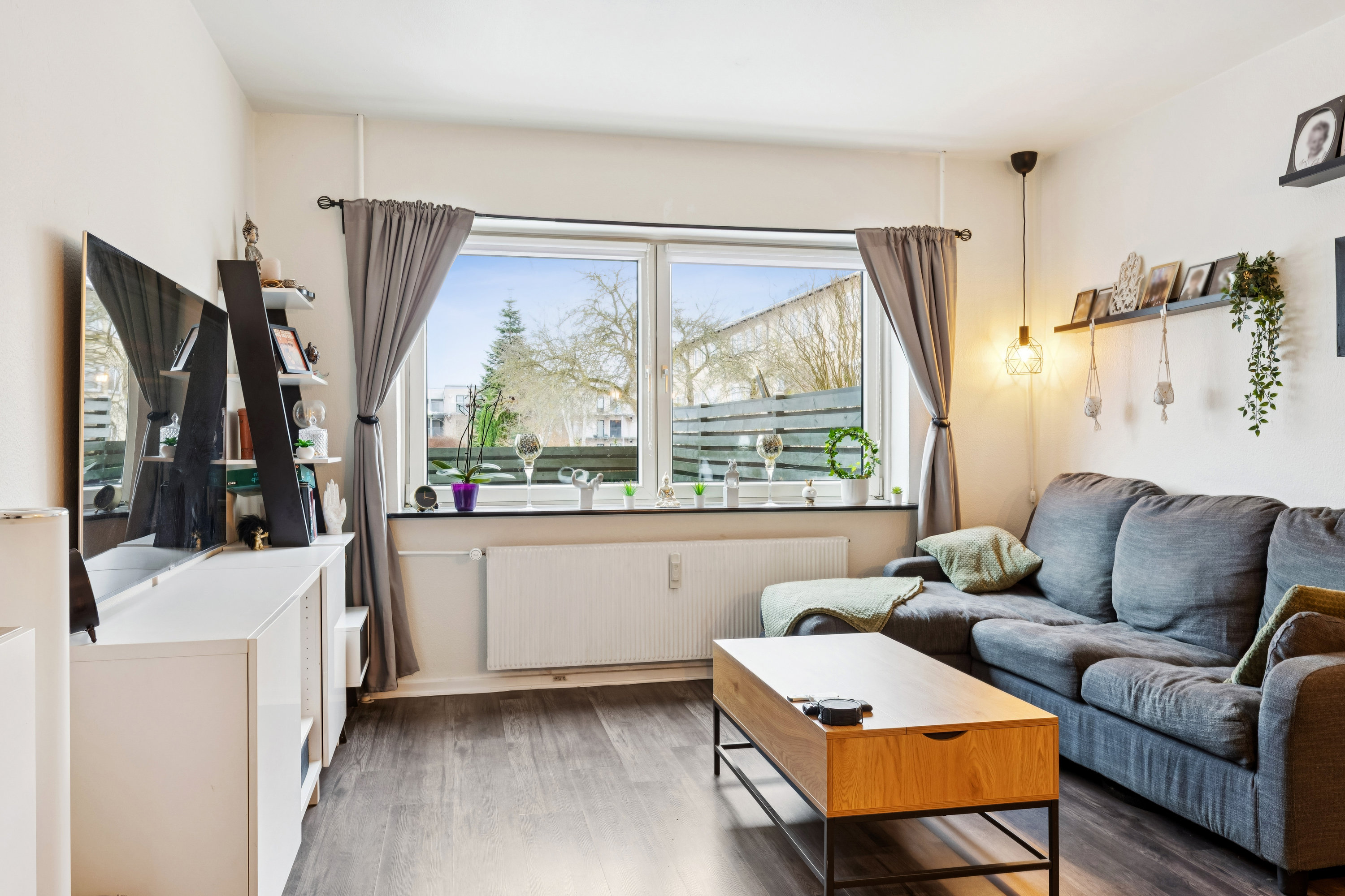 Fremhævet stue billede i fuldskærmstilstand. Billede af Lindevangshusene 78, st.. th., 2630 Taastrup