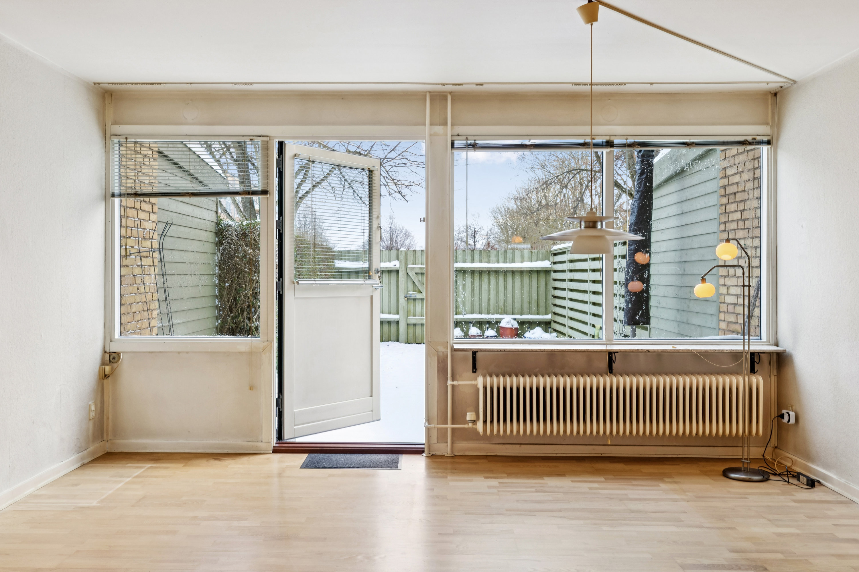 Fremhævet stue billede i fuldskærmstilstand. Billede af Rønnevangshusene 238, 2630 Taastrup