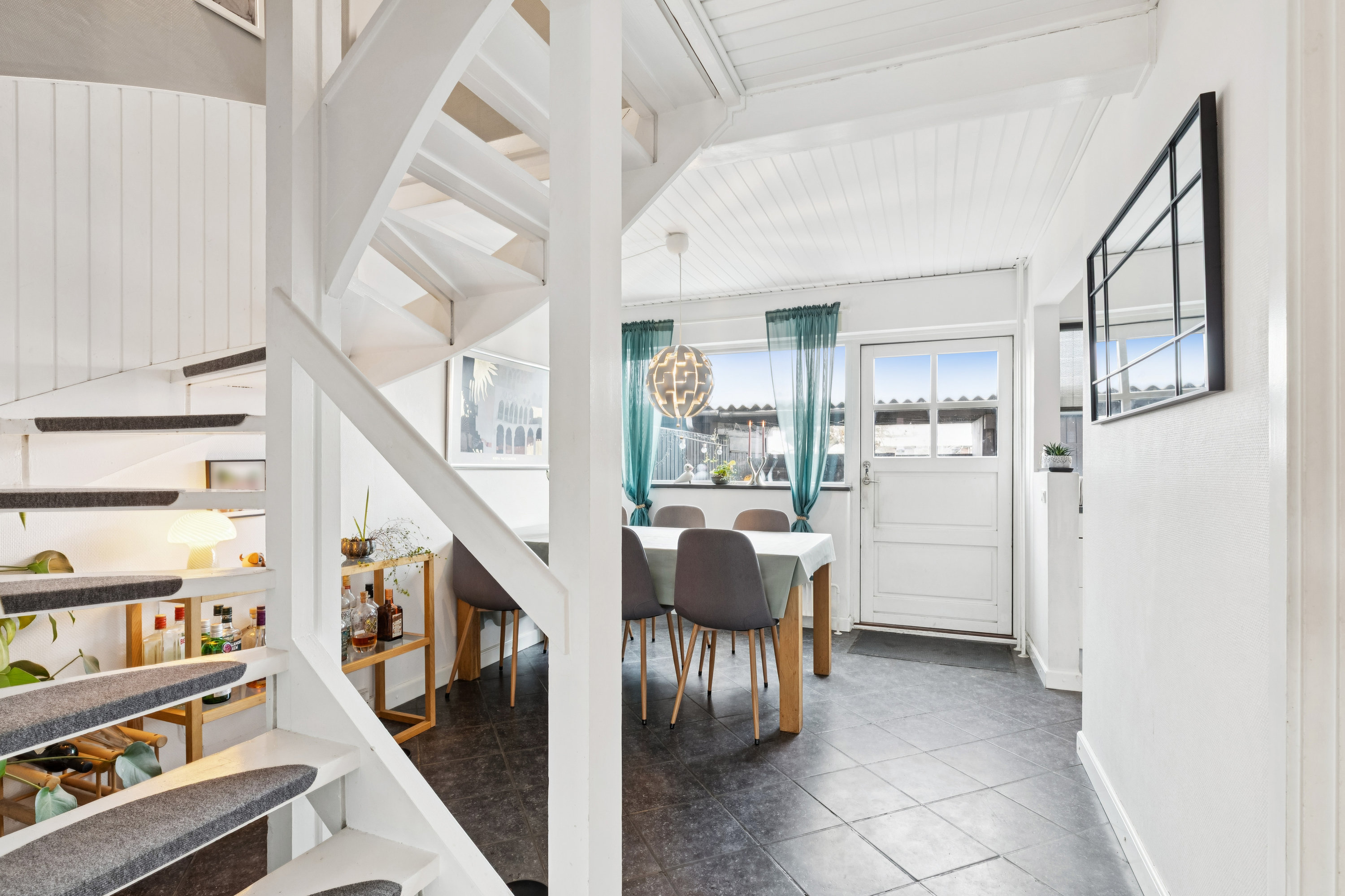 Fremhævet trappe billede i fuldskærmstilstand. Billede af Sankt Bendts Alle 55, 2630 Taastrup