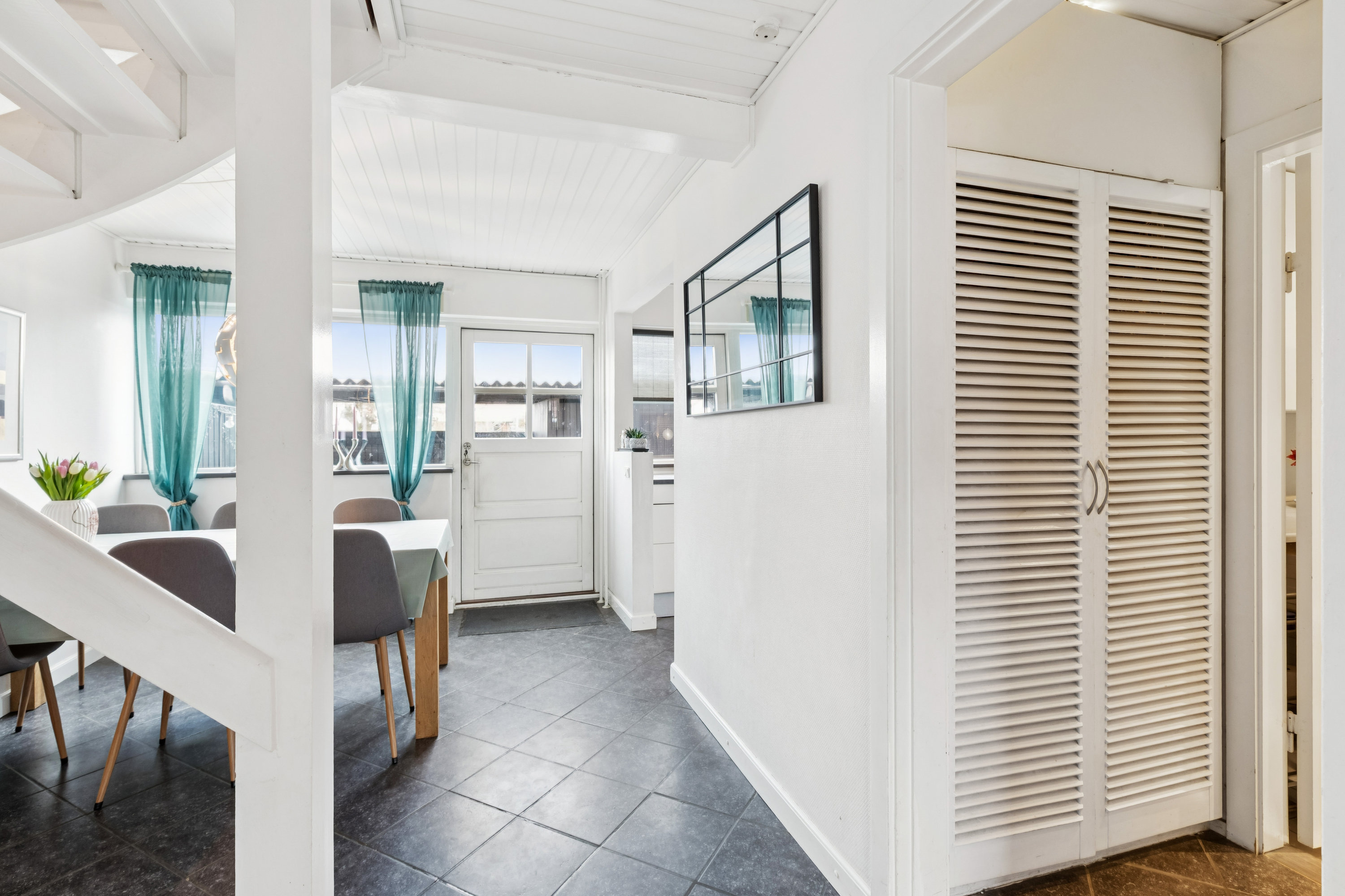 Fremhævet gang billede i fuldskærmstilstand. Billede af Sankt Bendts Alle 55, 2630 Taastrup