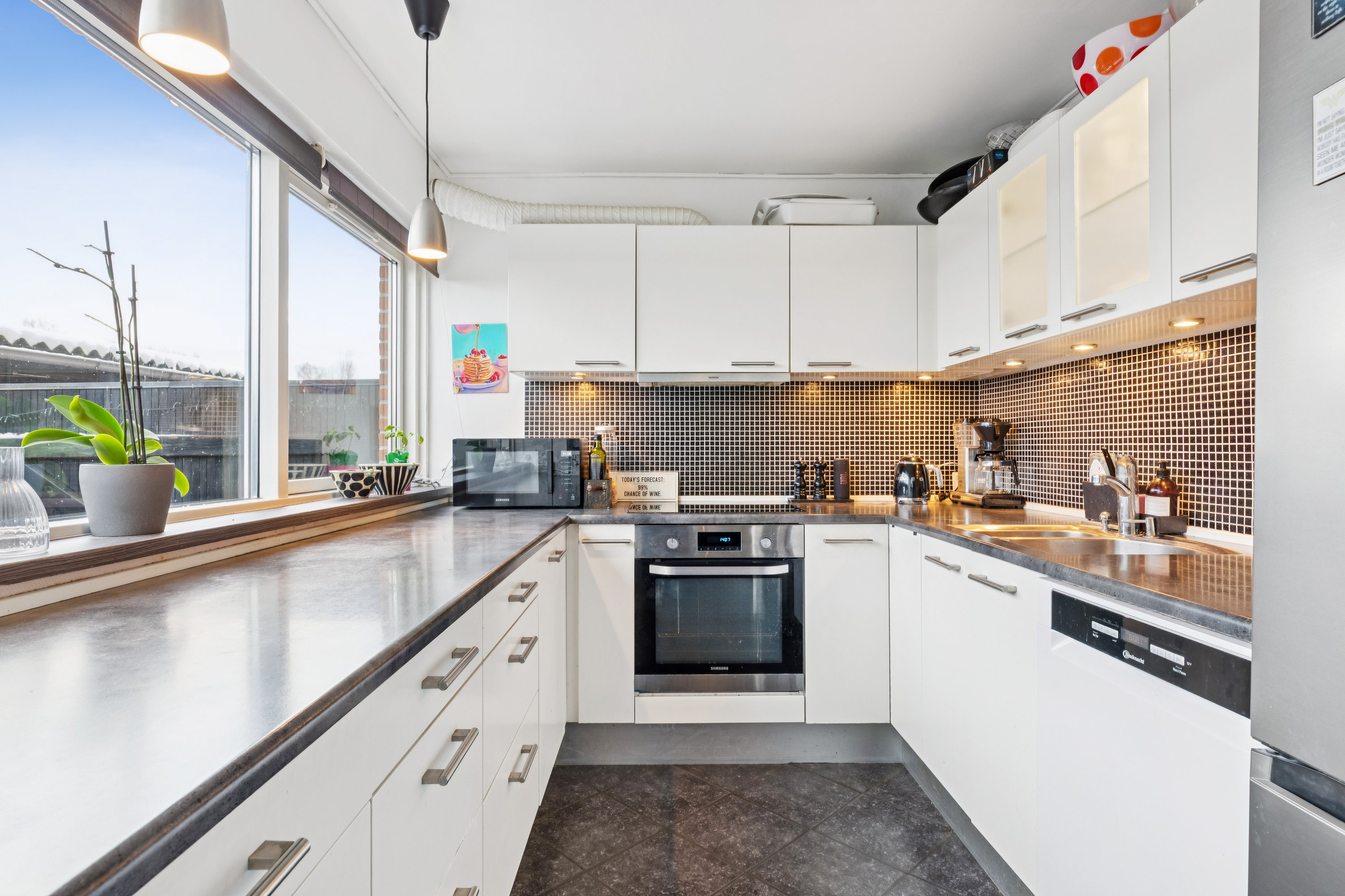 Miniaturebillede 2: køkken. Billede af Sankt Bendts Alle 55, 2630 Taastrup