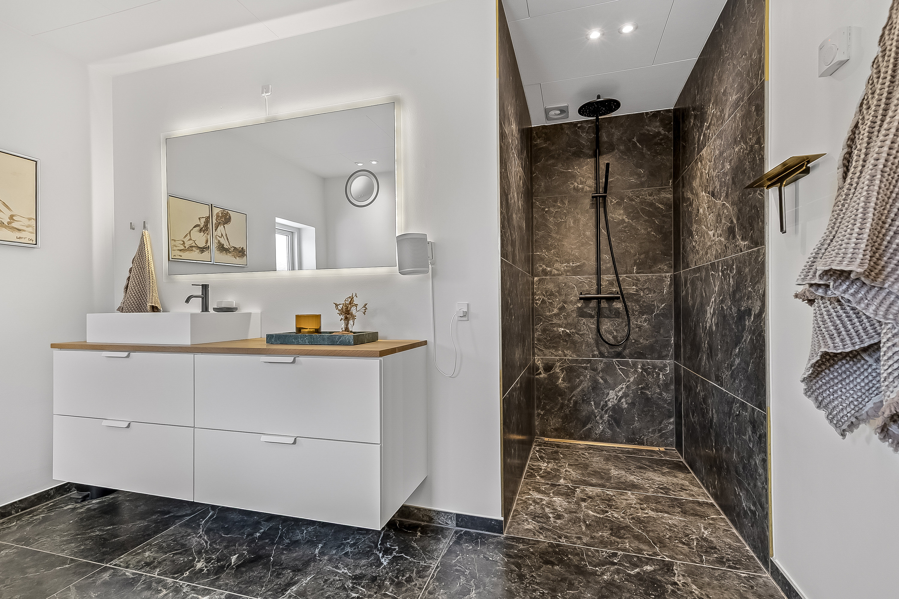 Fremhævet badeværelse billede i fuldskærmstilstand. Billede af Pallasvej 20, Uhrhøj, 7100 Vejle