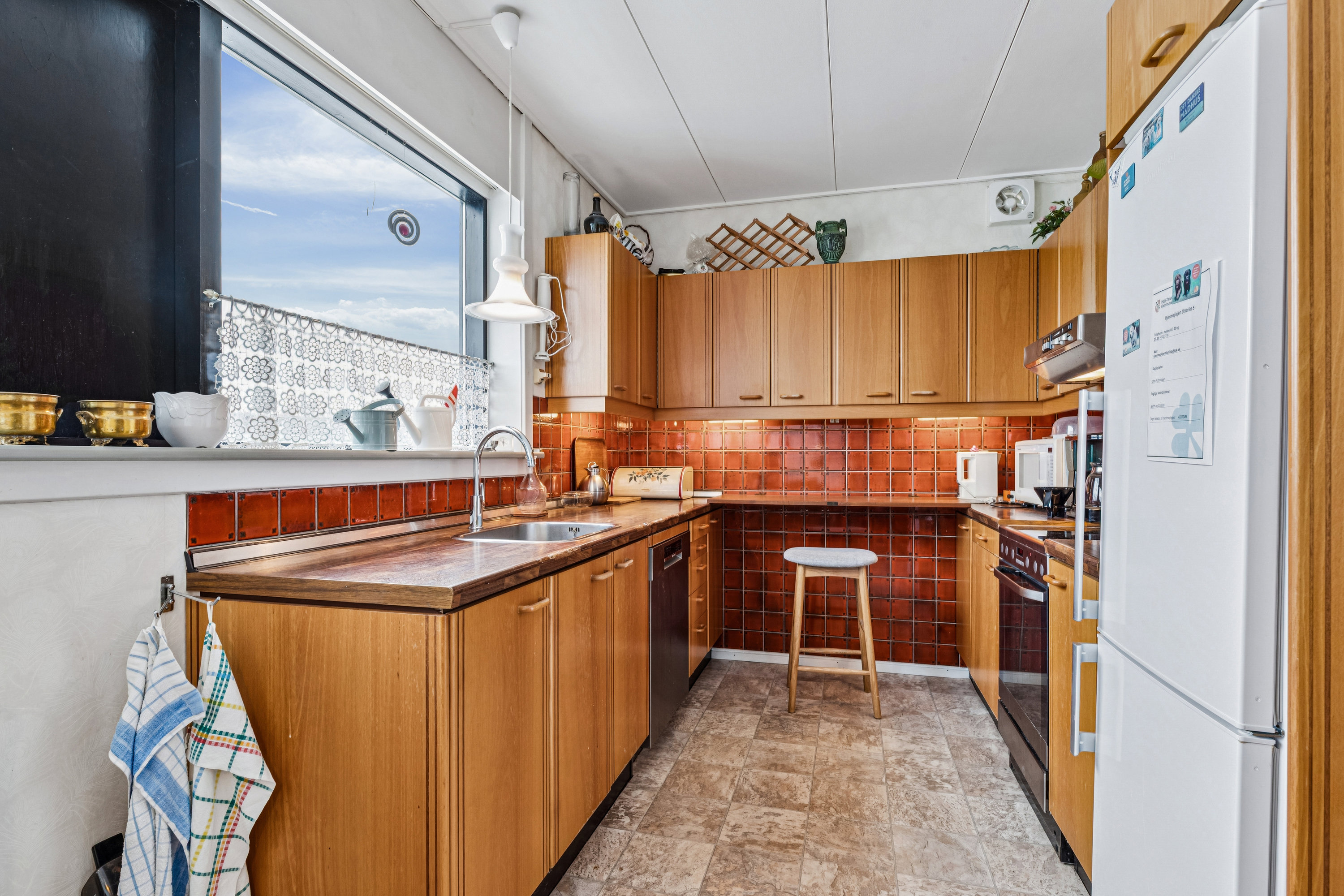 Fremhævet køkken billede i fuldskærmstilstand. Billede af Højgårdstoften 251, 2630 Taastrup