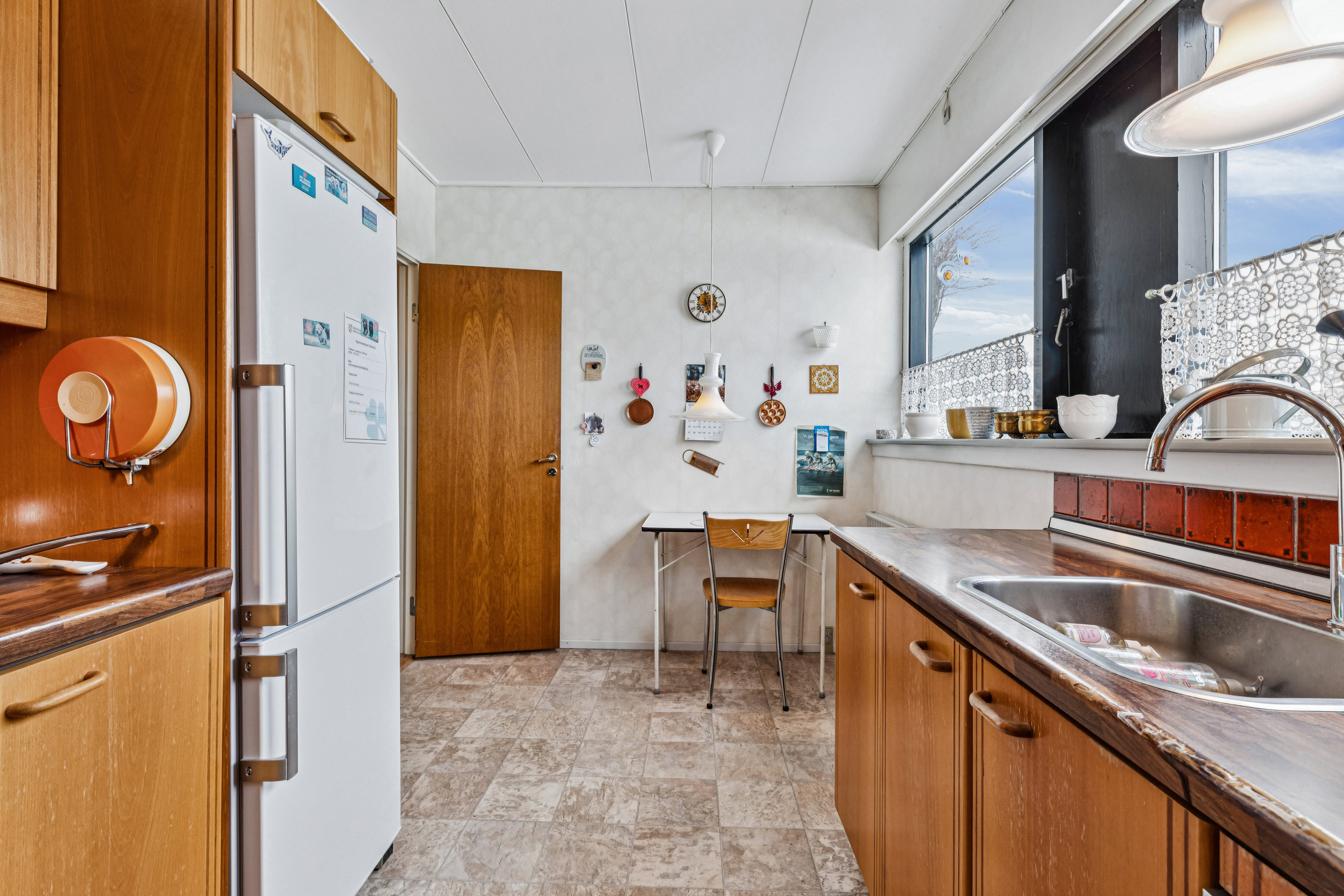 Fremhævet køkken billede i fuldskærmstilstand. Billede af Højgårdstoften 251, 2630 Taastrup