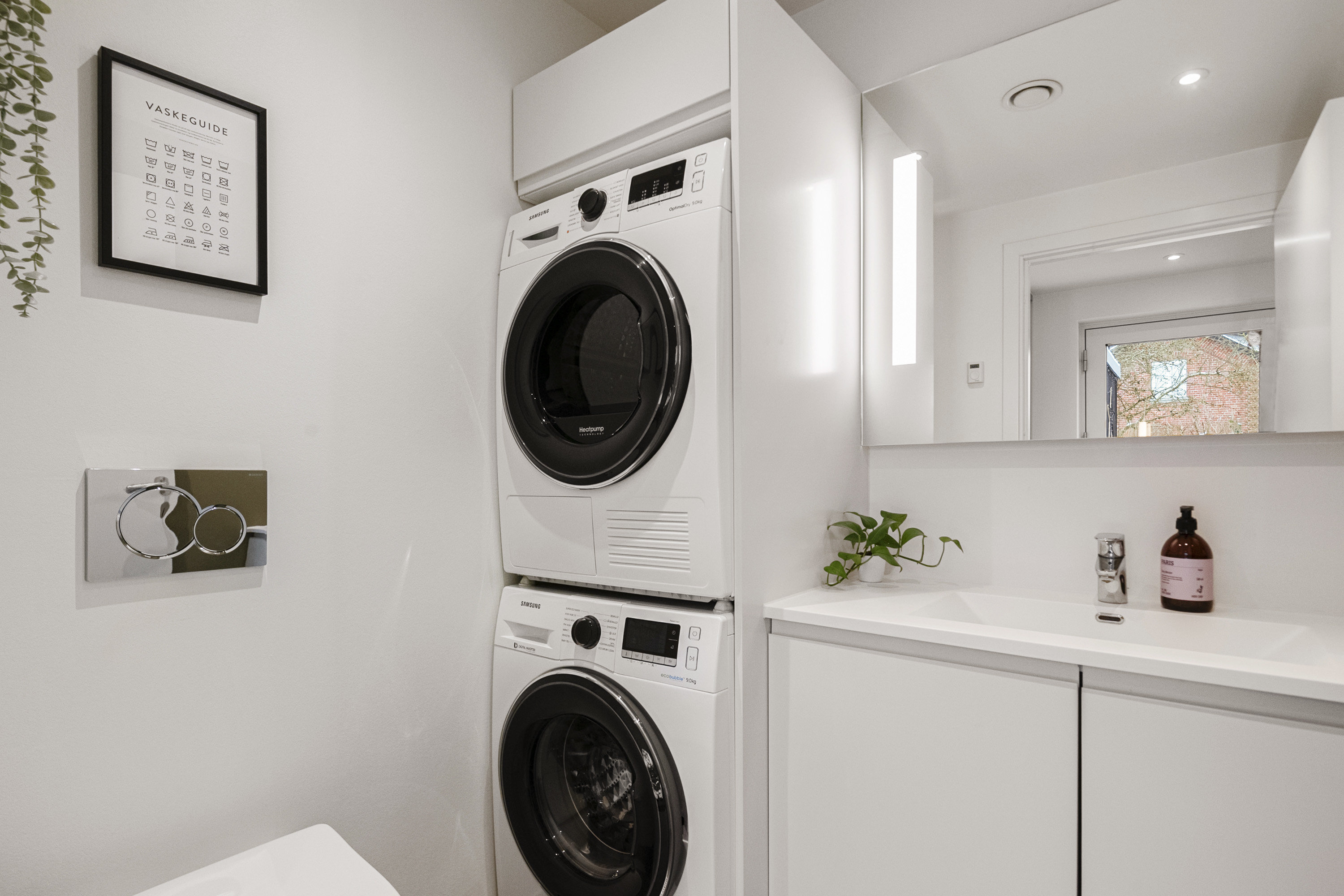 Miniaturebillede 2: toilet. Billede af Elmetoften 1C, 8361 Hasselager