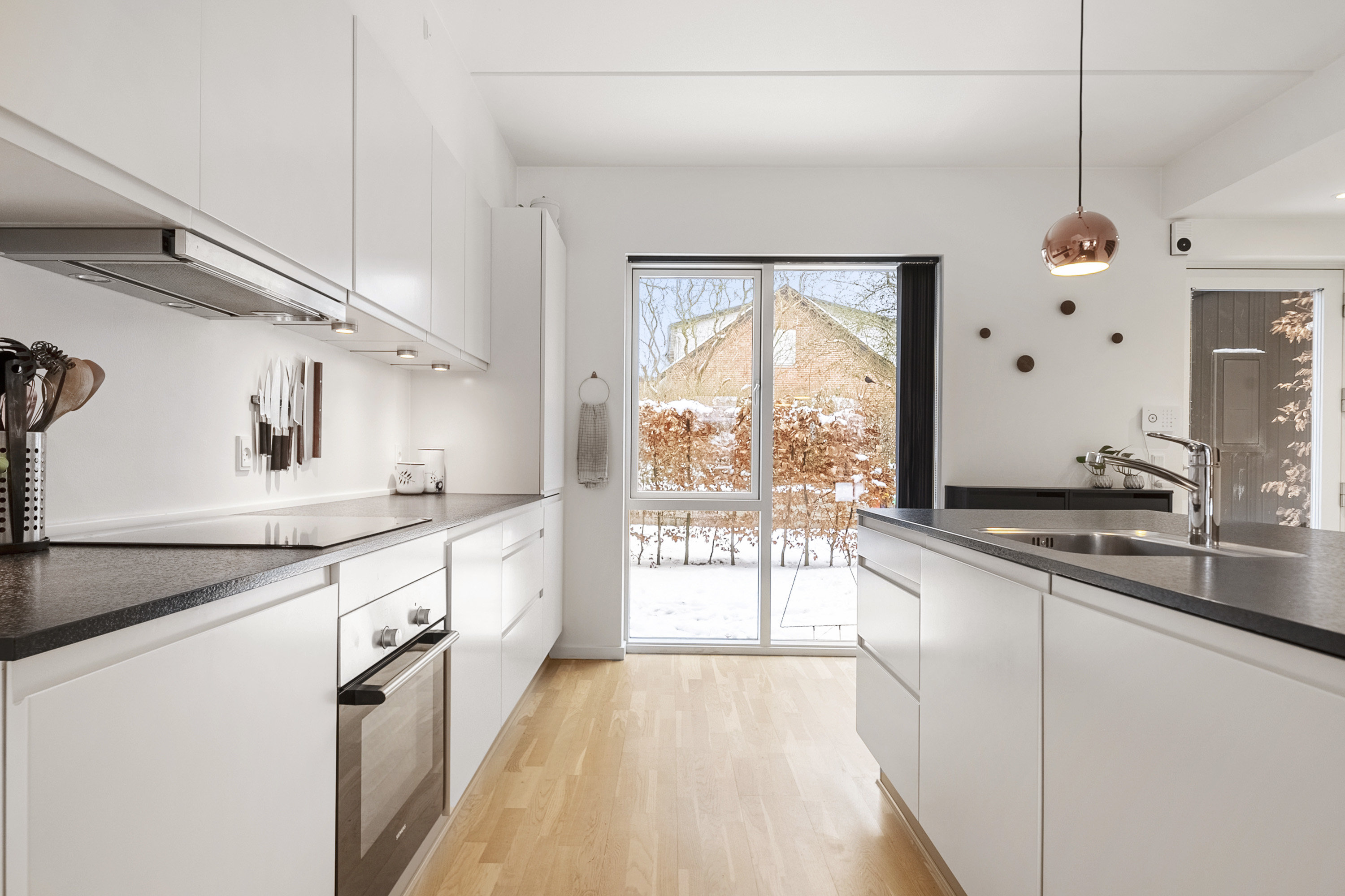 Fremhævet køkken billede i fuldskærmstilstand. Billede af Elmetoften 1C, 8361 Hasselager