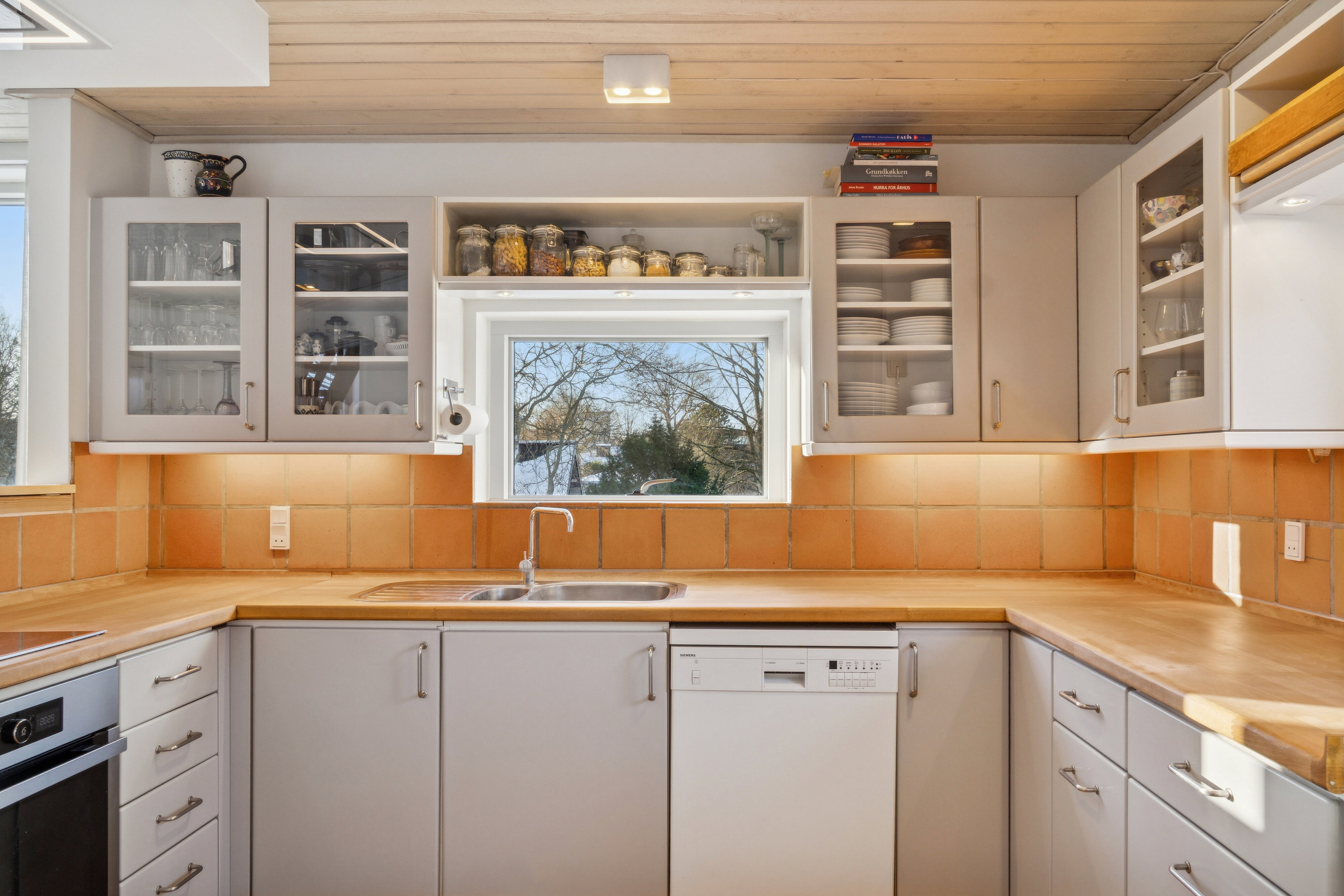 Fremhævet køkken billede i fuldskærmstilstand. Billede af Grumstolsvej 44B, Skåde, 8270 Højbjerg