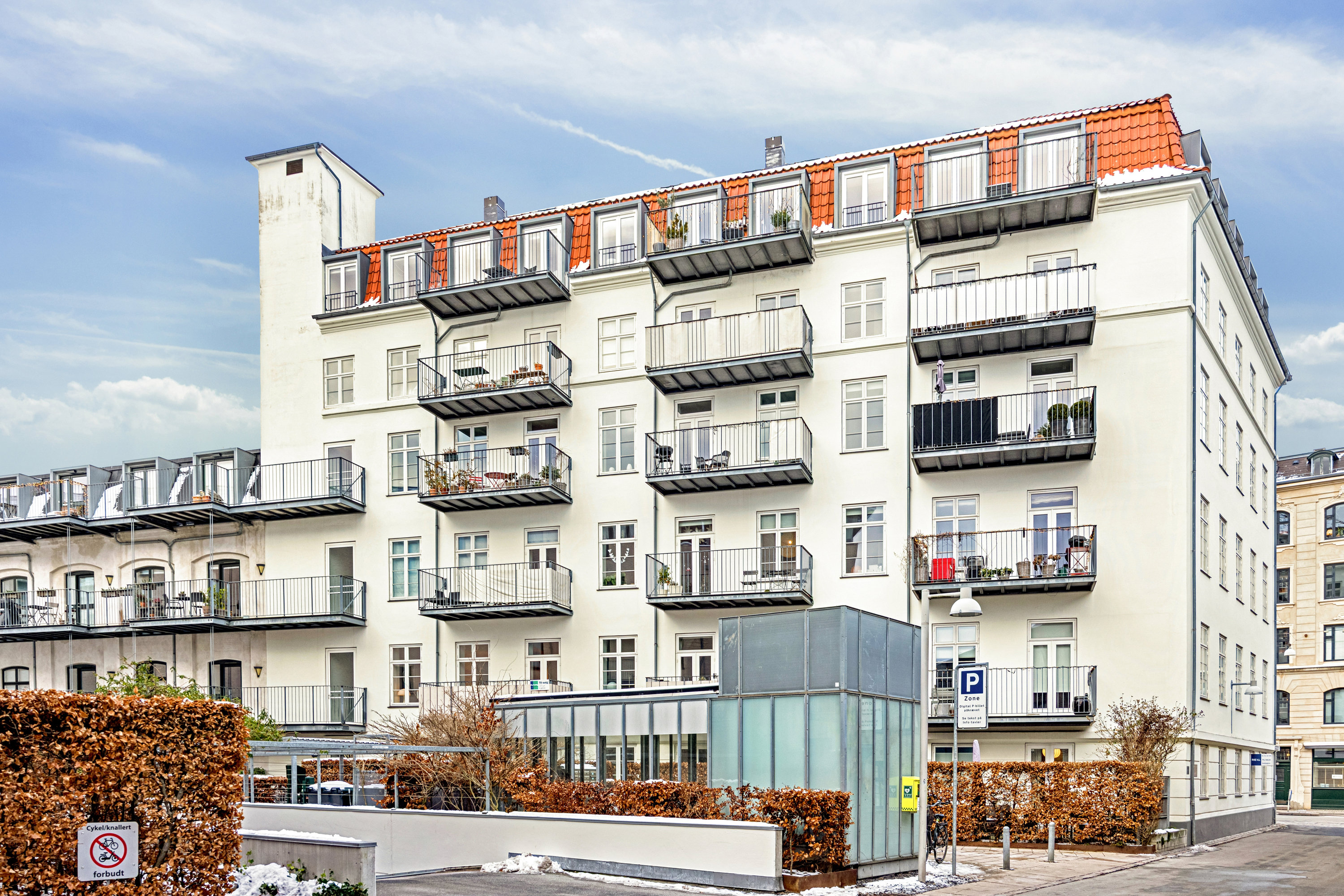 Fremhævet andet billede i fuldskærmstilstand. Billede af Porcelænshaven 2B, 1. 1., 2000 Frederiksberg