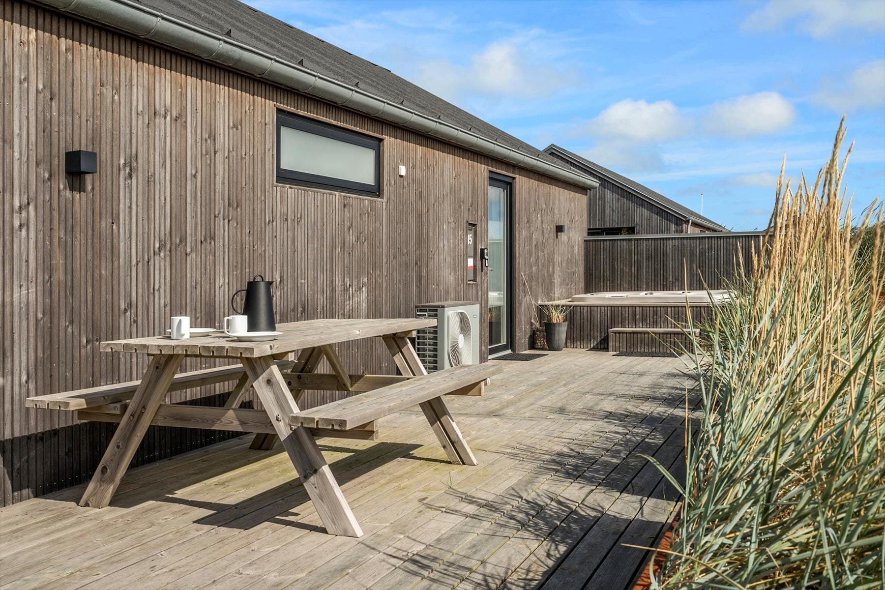 Fremhævet  billede i fuldskærmstilstand. Billede af Knaresbrovej 15, Vejlby, 7673 Harboøre