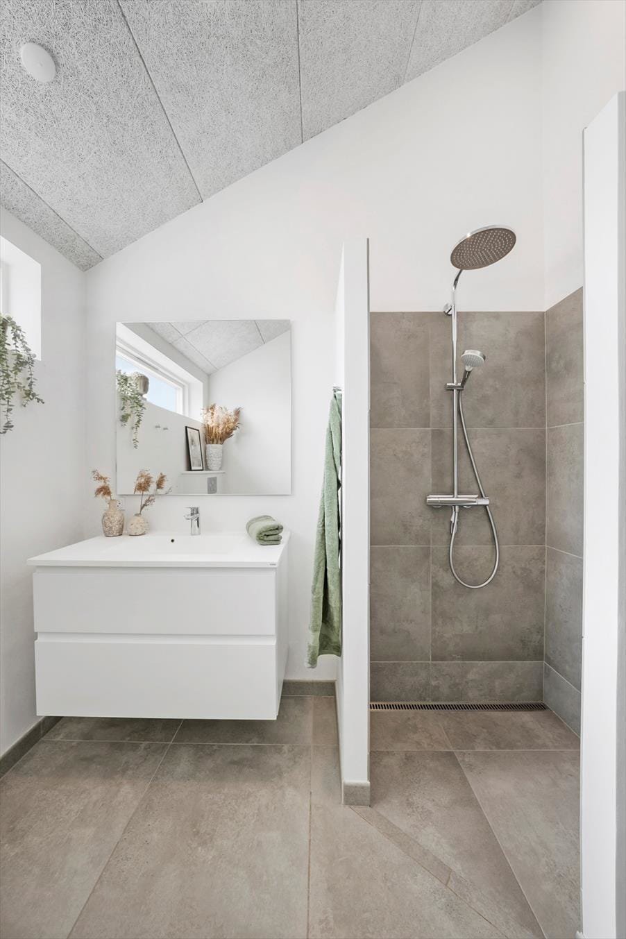 Fremhævet  billede i fuldskærmstilstand. Billede af Knaresbrovej 15, Vejlby, 7673 Harboøre