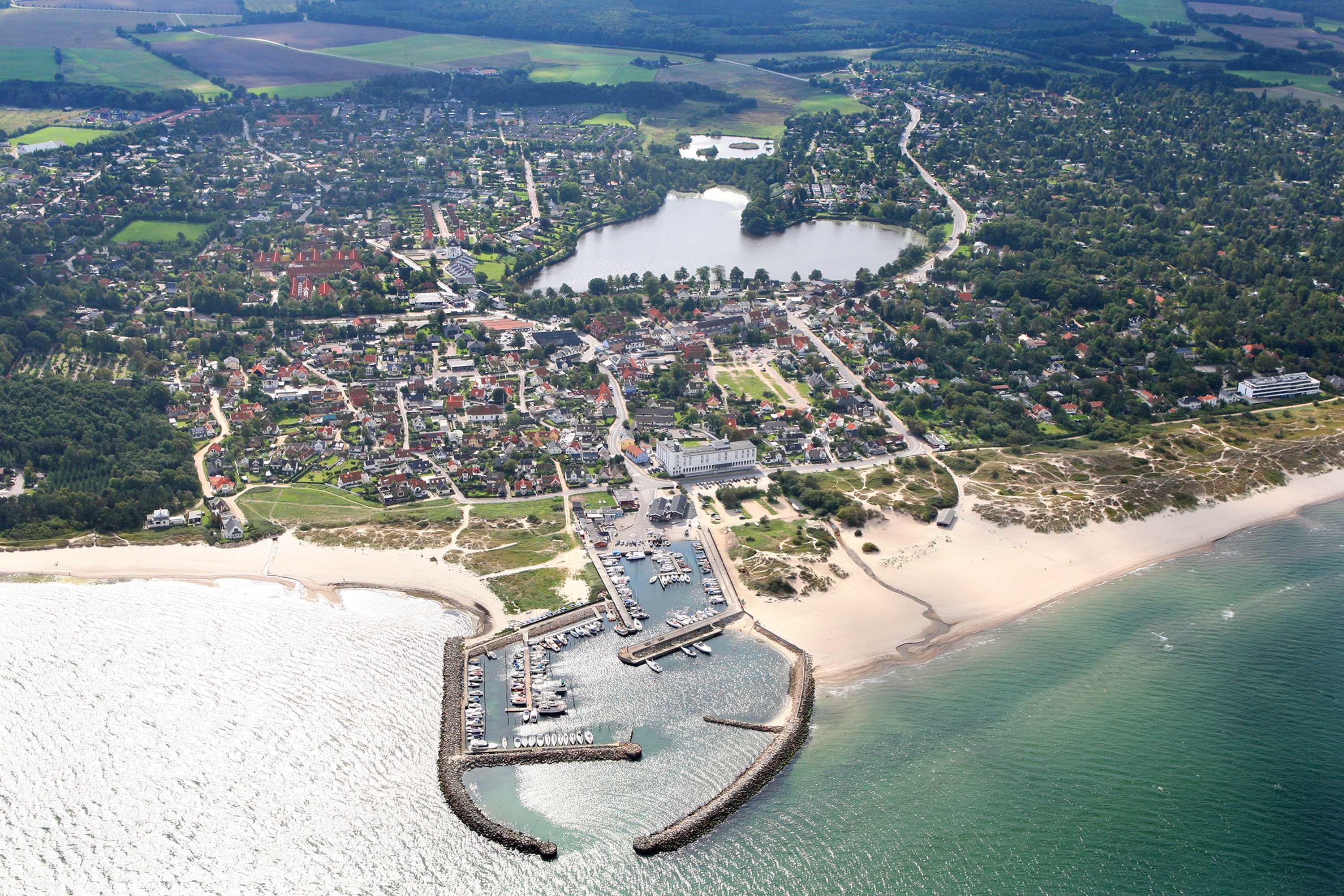 Fremhævet  billede i fuldskærmstilstand. Billede af Sennepsbakken 22, 3100 Hornbæk