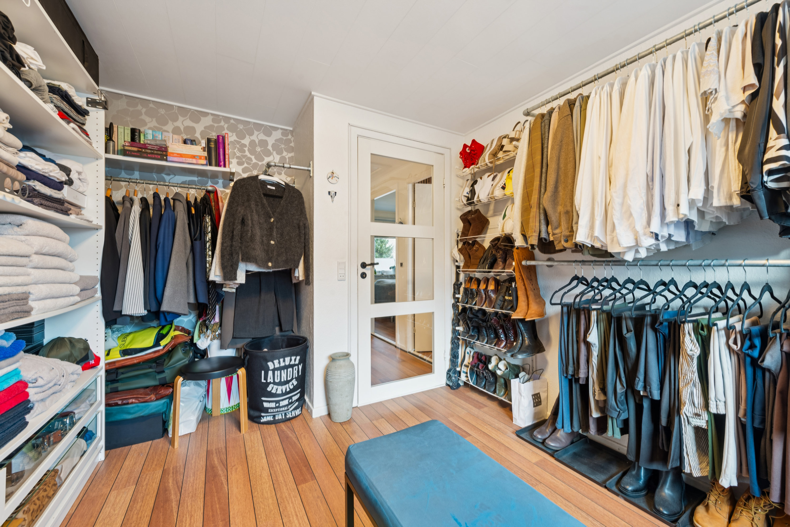 Fremhævet walkin closet billede i fuldskærmstilstand. Billede af Ålekistevej 232D, 2720 Vanløse