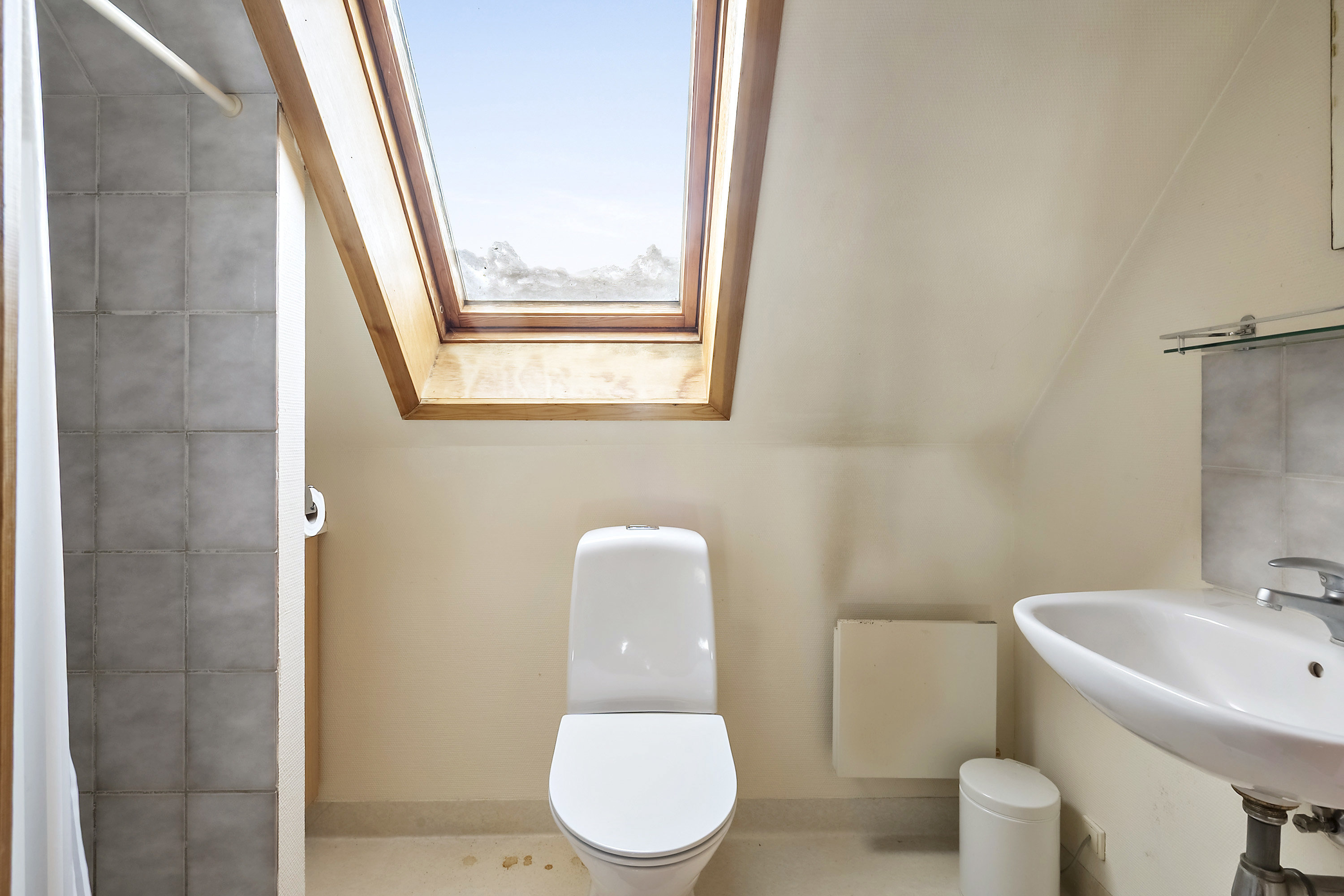 Fremhævet badeværelse billede i fuldskærmstilstand. Billede af Rødevej 4, Humlum, 7600 Struer