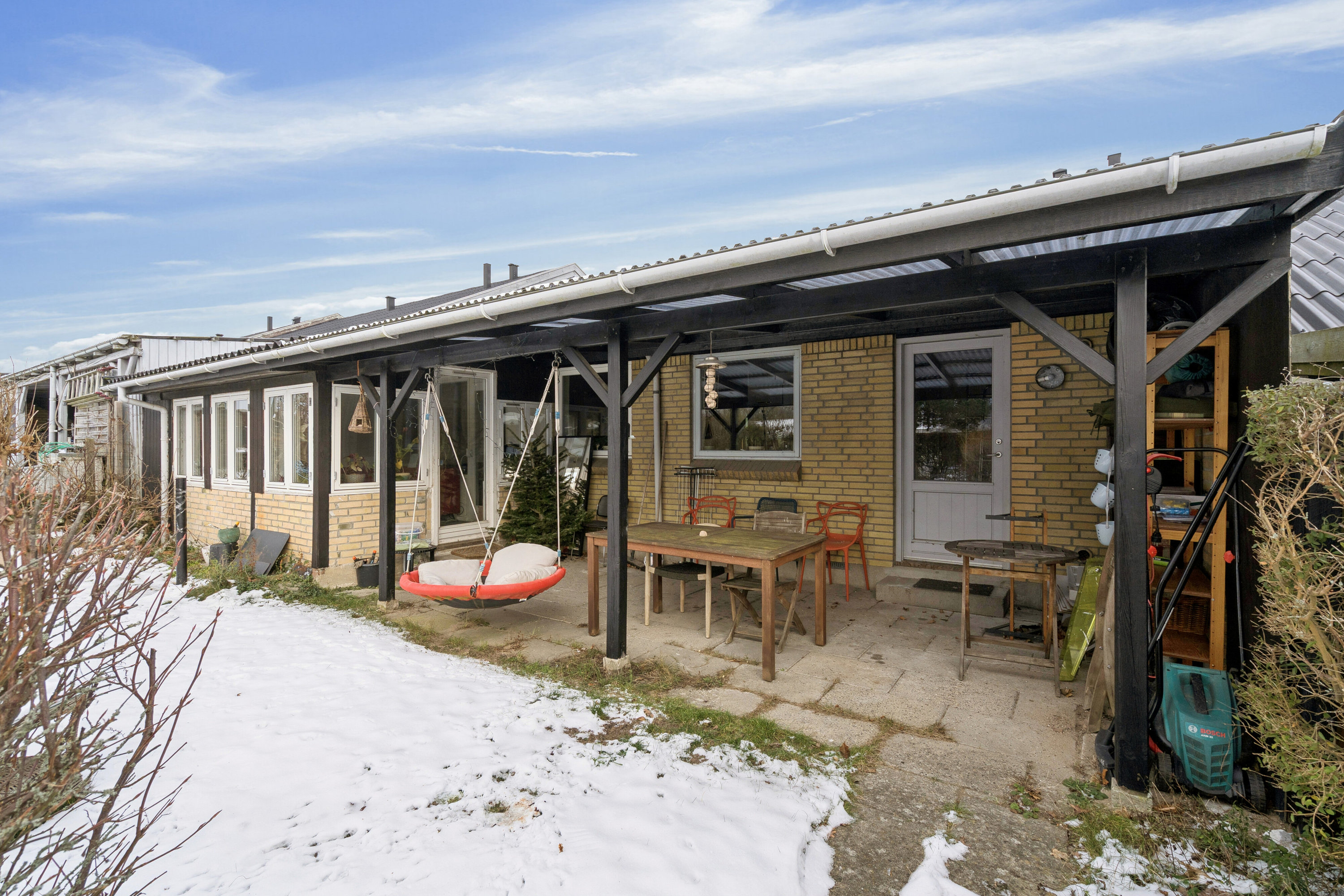 Fremhævet udendørs billede i fuldskærmstilstand. Billede af Åsumvej 687, 5240 Odense NØ