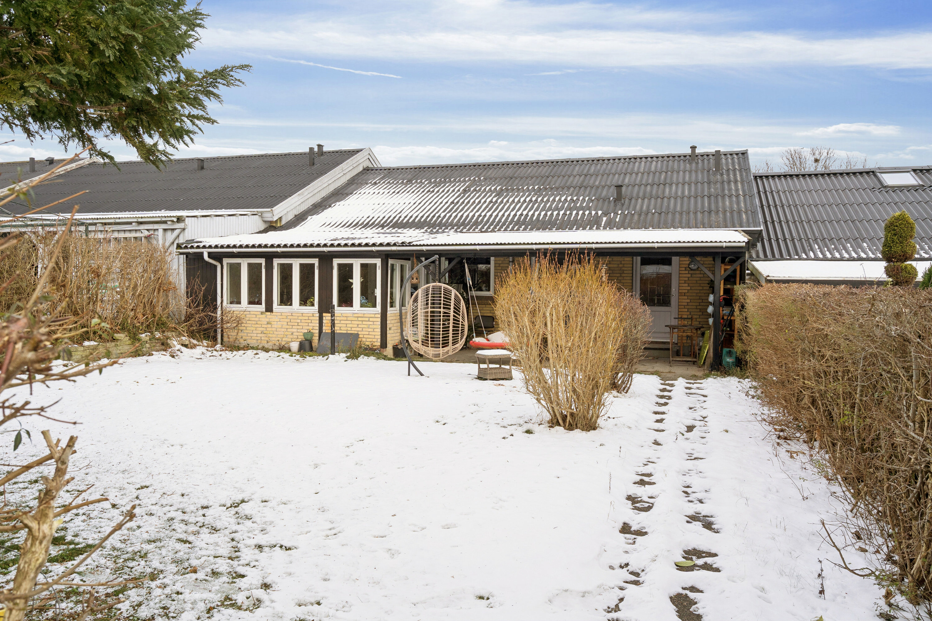 Fremhævet set fra vejen billede i fuldskærmstilstand. Billede af Åsumvej 687, 5240 Odense NØ