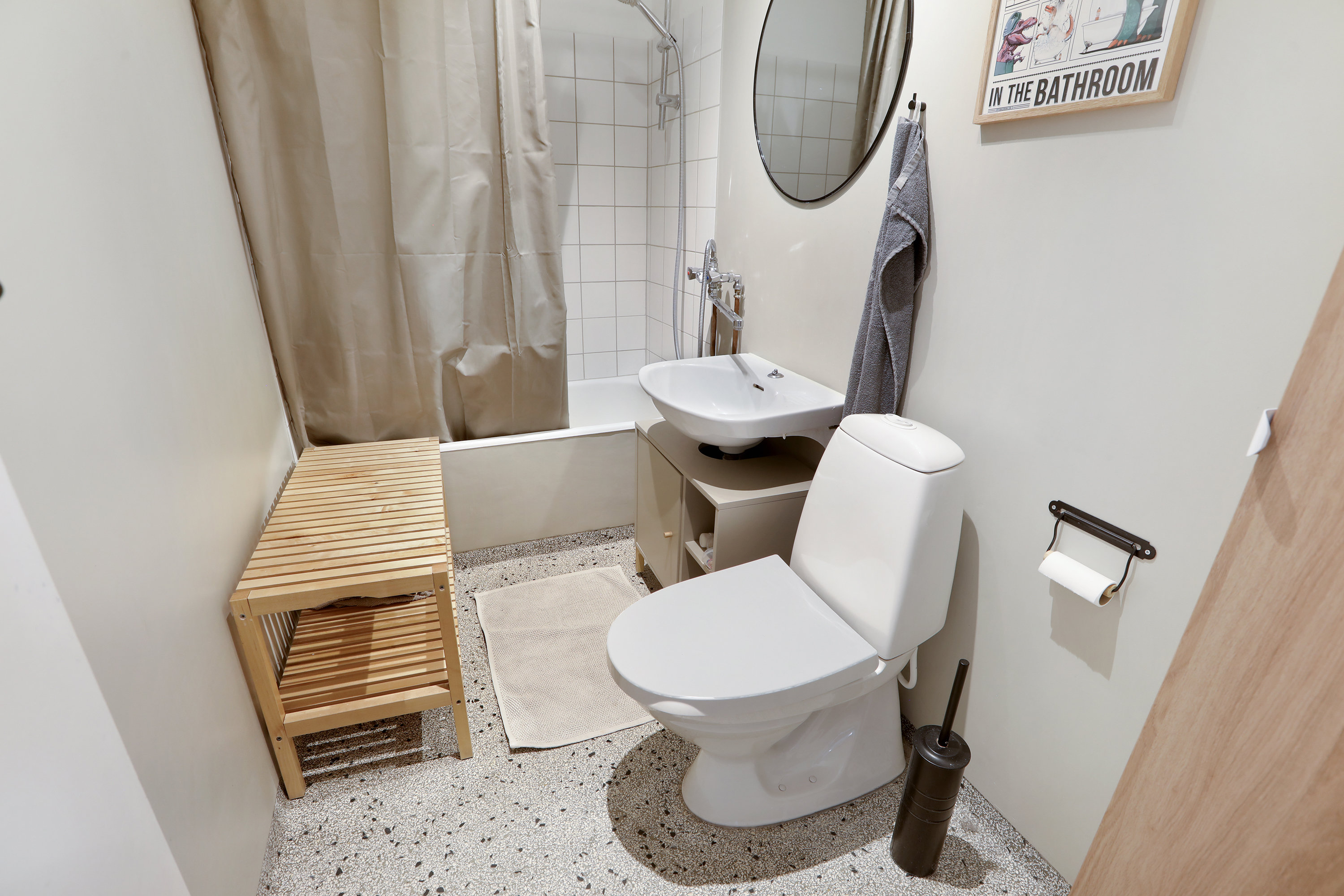 Fremhævet badeværelse billede i fuldskærmstilstand. Billede af Bøgesvinget 42, 2740 Skovlunde