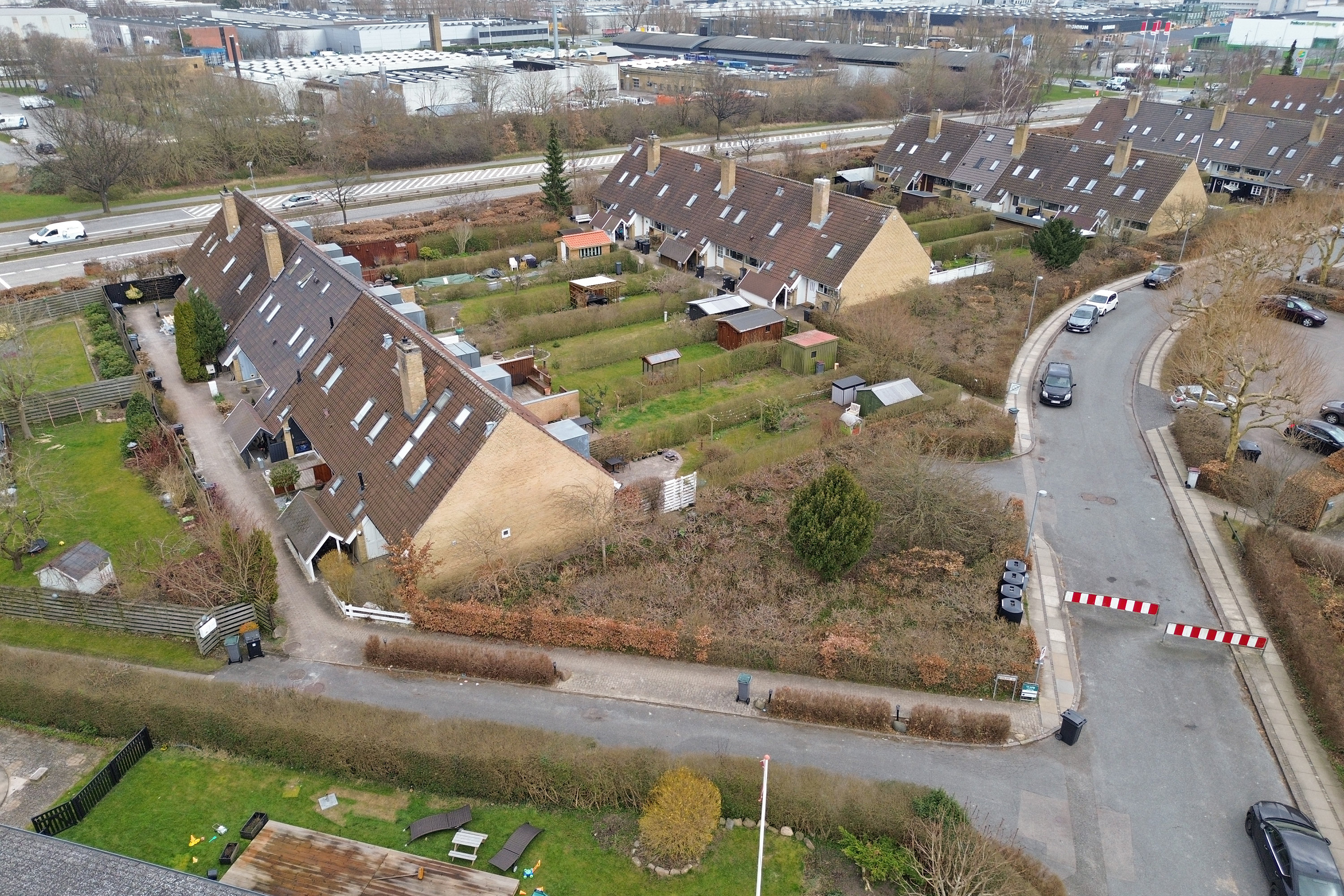 Fremhævet set fra oven billede i fuldskærmstilstand. Billede af Bøgesvinget 42, 2740 Skovlunde