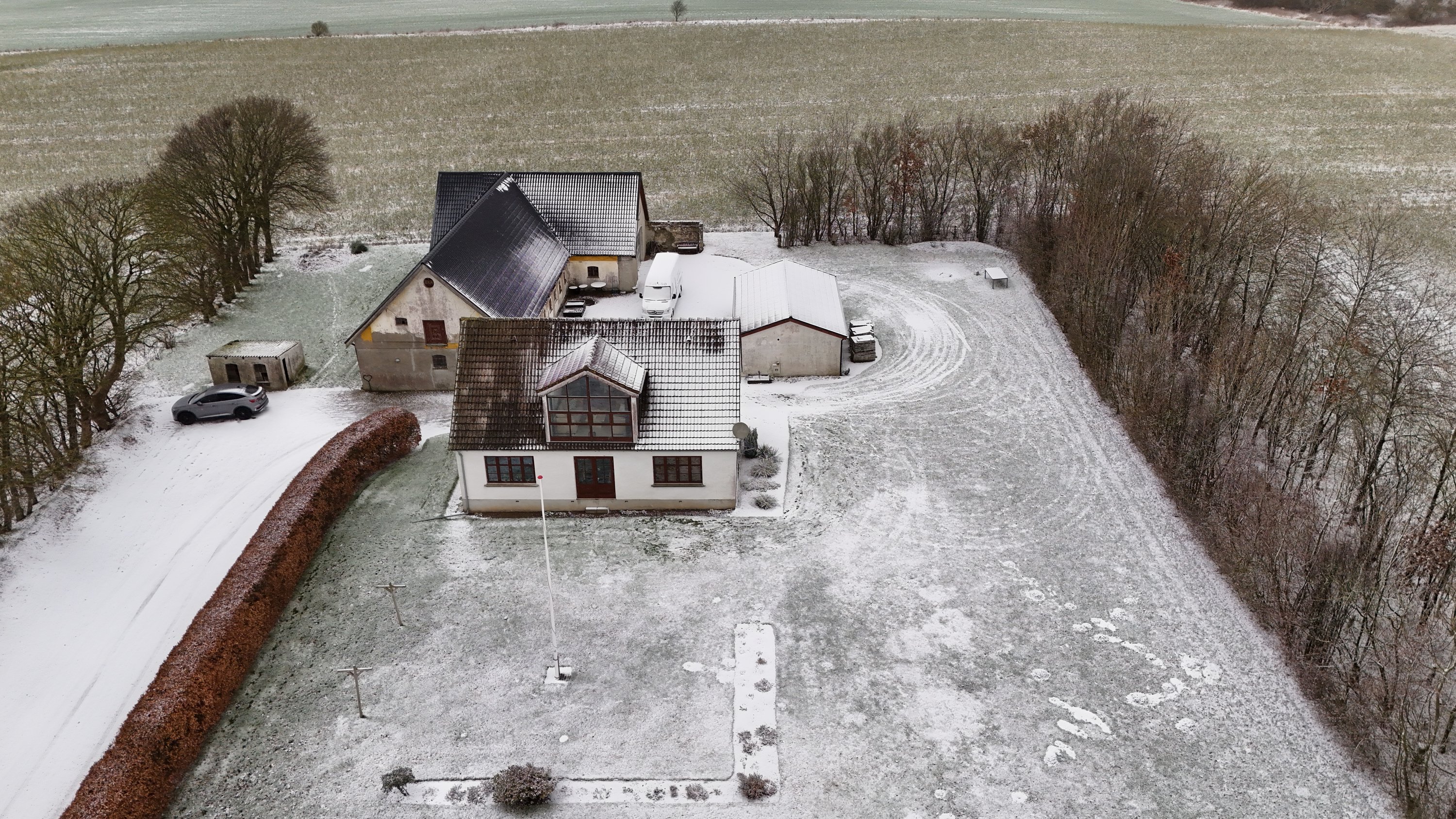 Fremhævet dronefoto billede i fuldskærmstilstand. Billede af Mejlbyvej 121, Mejlby, 9610 Nørager