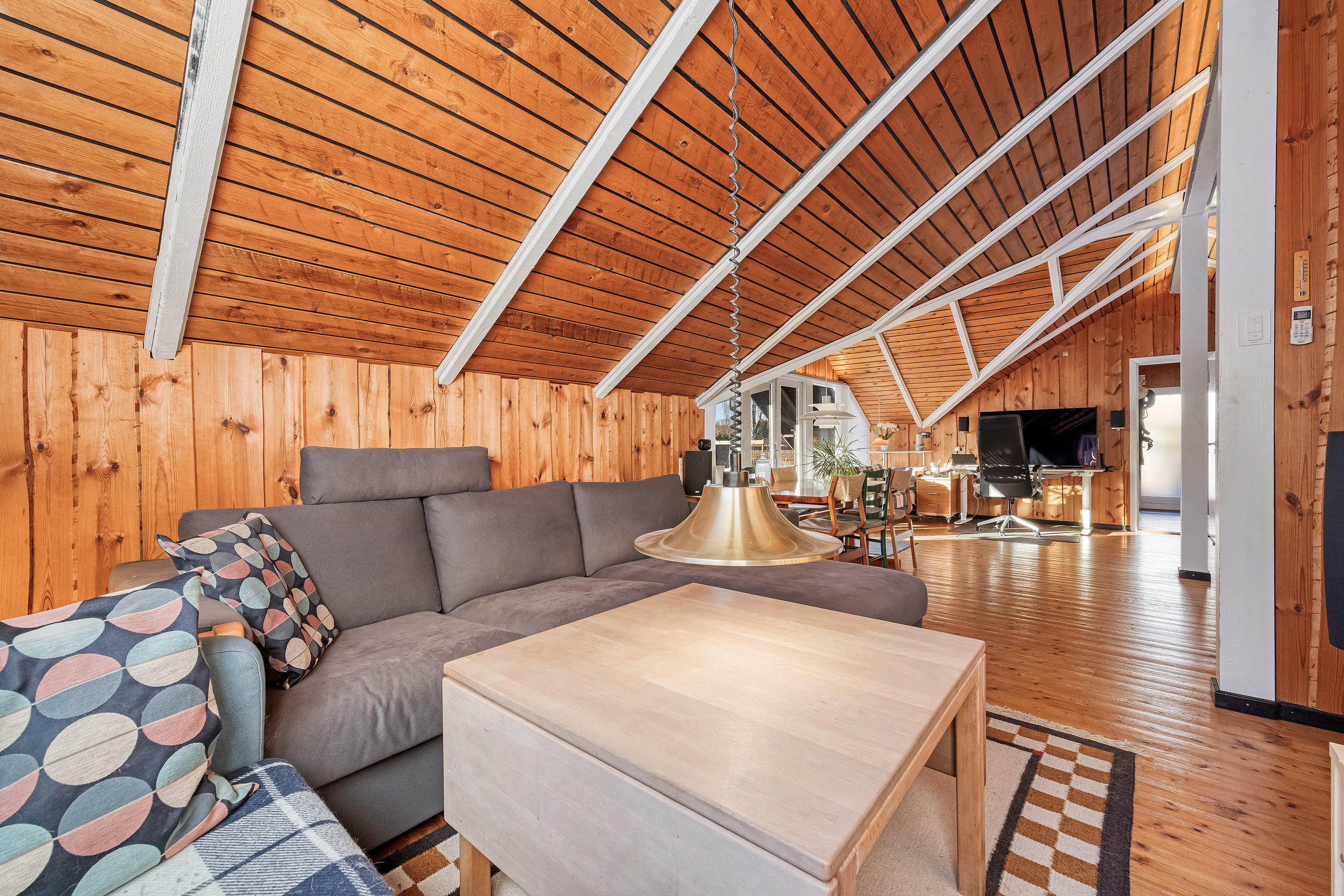 Fremhævet stue billede i fuldskærmstilstand. Billede af Bakkedraget 5, Buresø, 3550 Slangerup