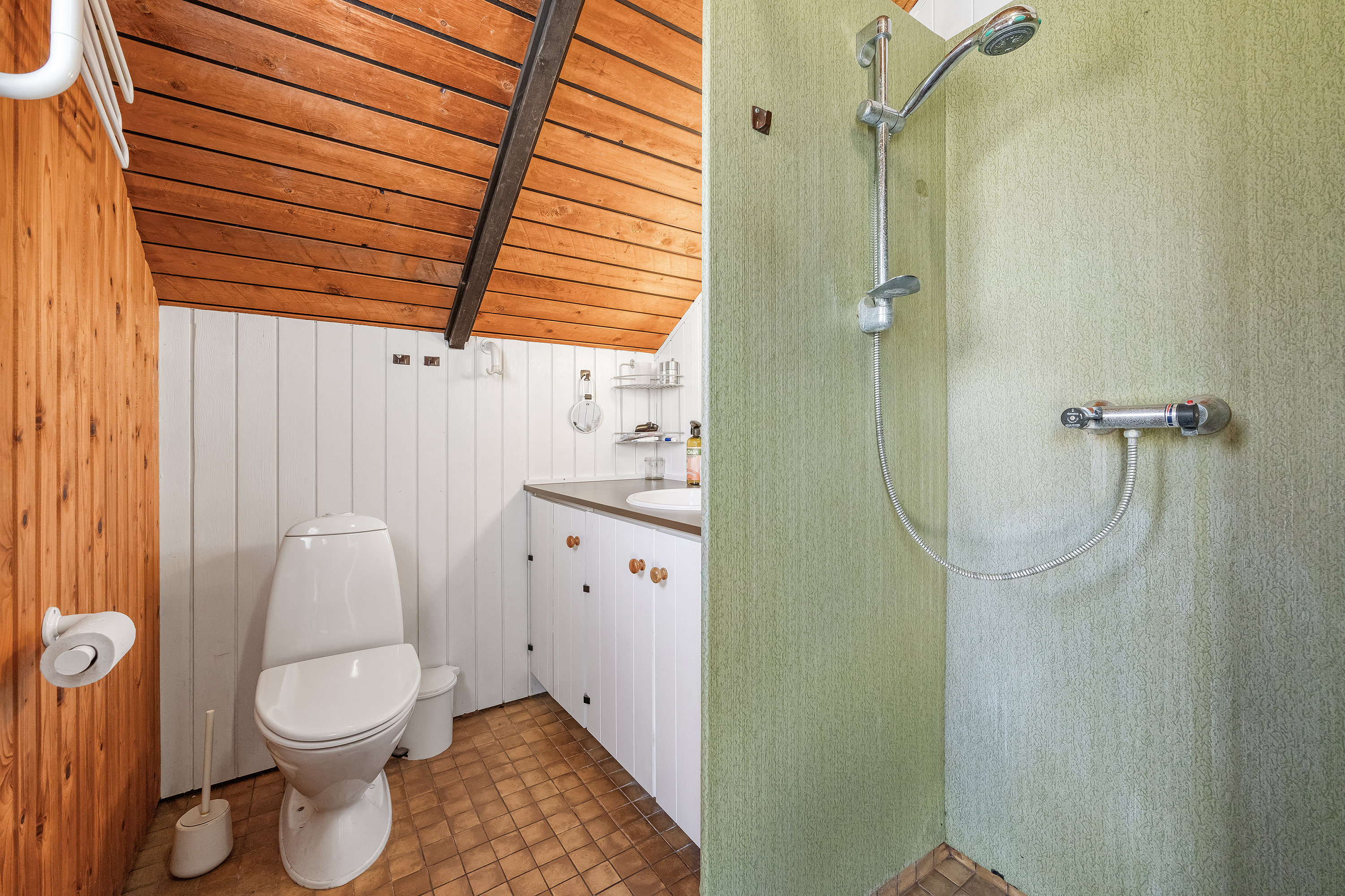 Fremhævet badeværelse billede i fuldskærmstilstand. Billede af Bakkedraget 5, Buresø, 3550 Slangerup