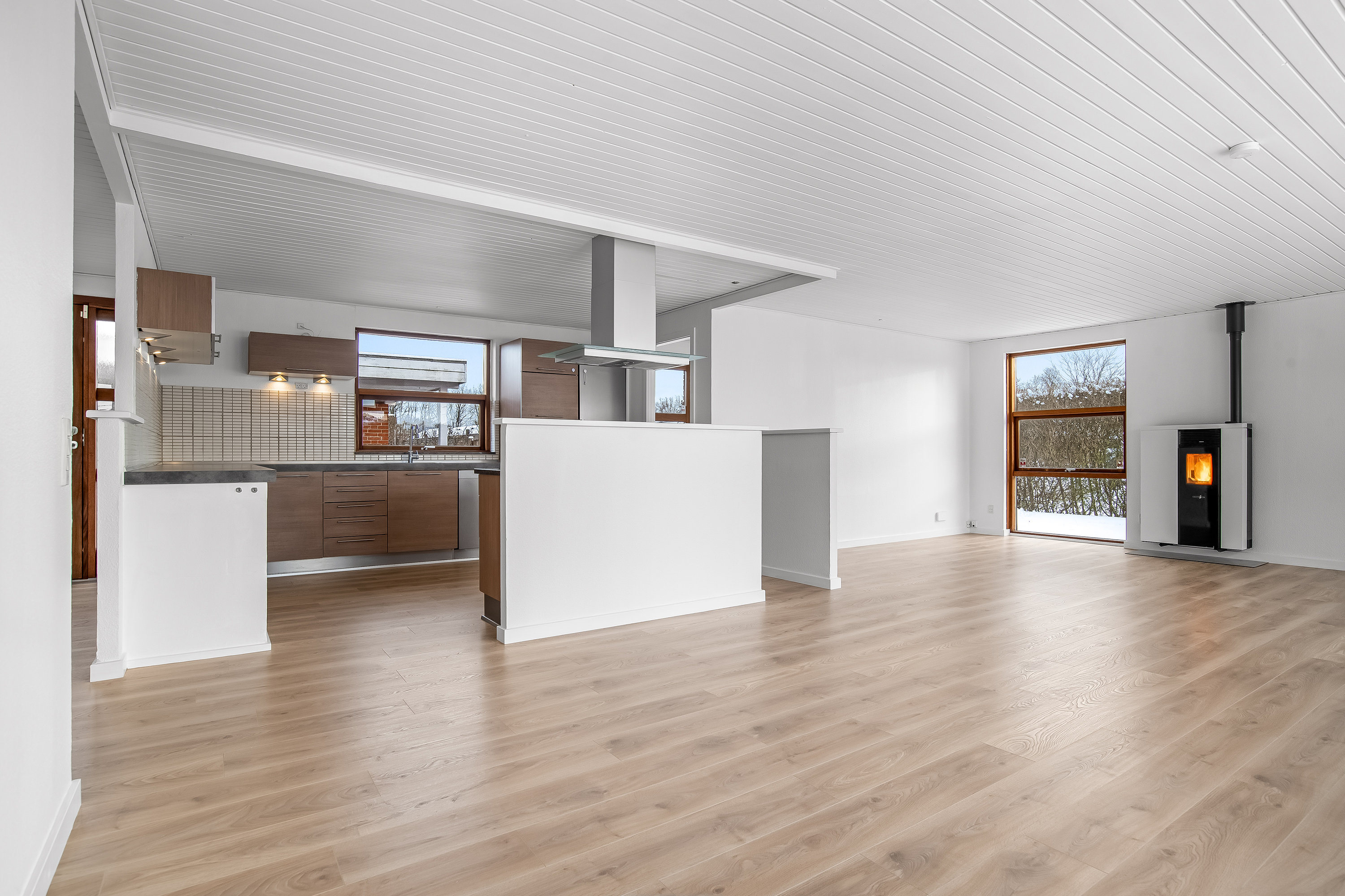 Fremhævet køkken alrum billede i fuldskærmstilstand. Billede af Griegsvej 1, 7500 Holstebro