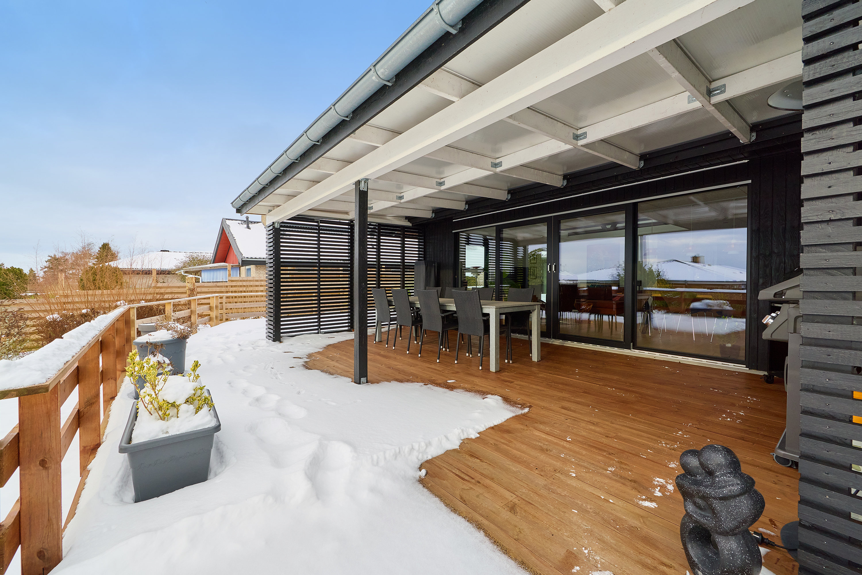 Fremhævet terrasse billede i fuldskærmstilstand. Billede af Kajakvej 40, 4040 Jyllinge