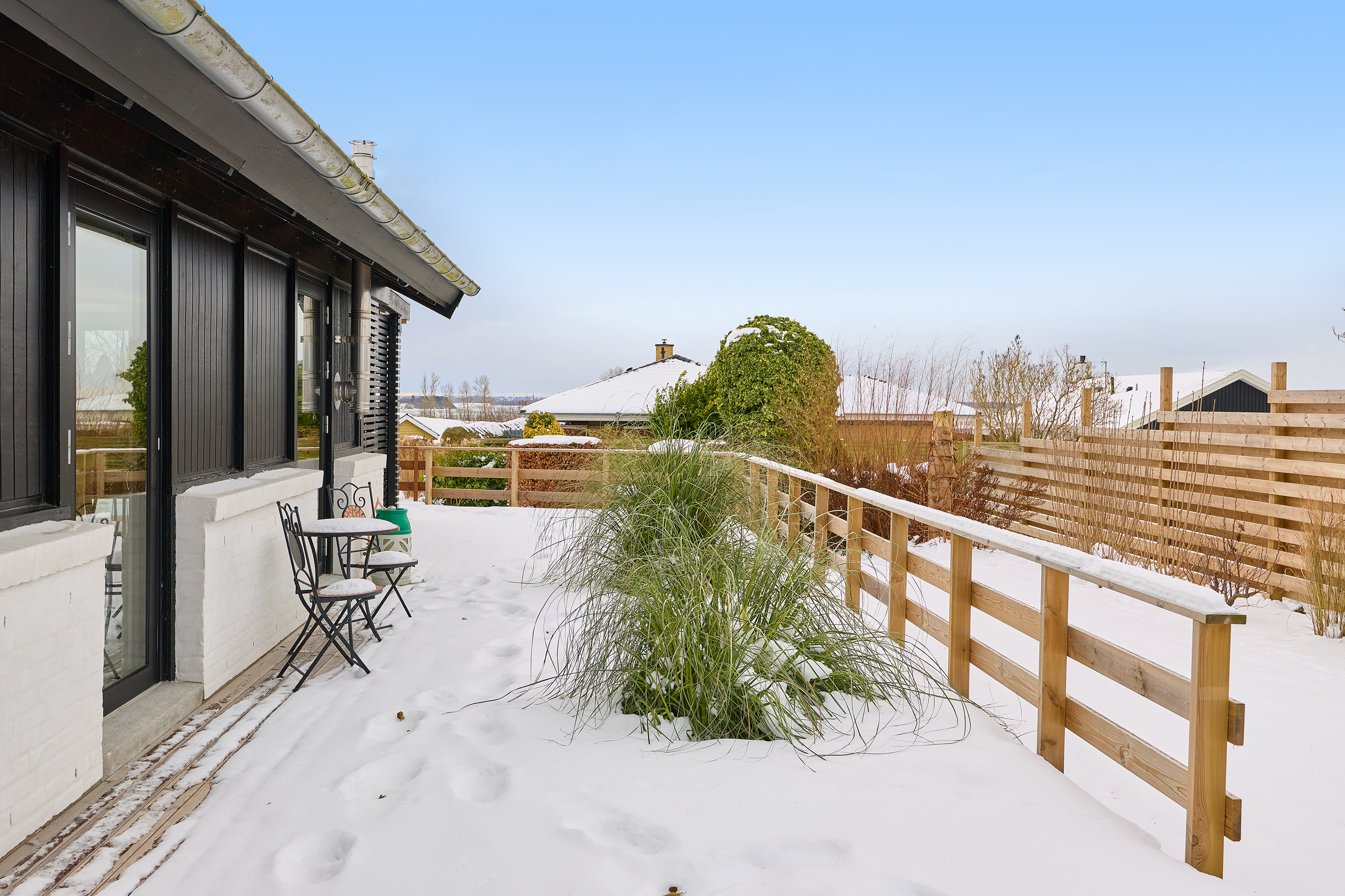 Fremhævet terrasse billede i fuldskærmstilstand. Billede af Kajakvej 40, 4040 Jyllinge