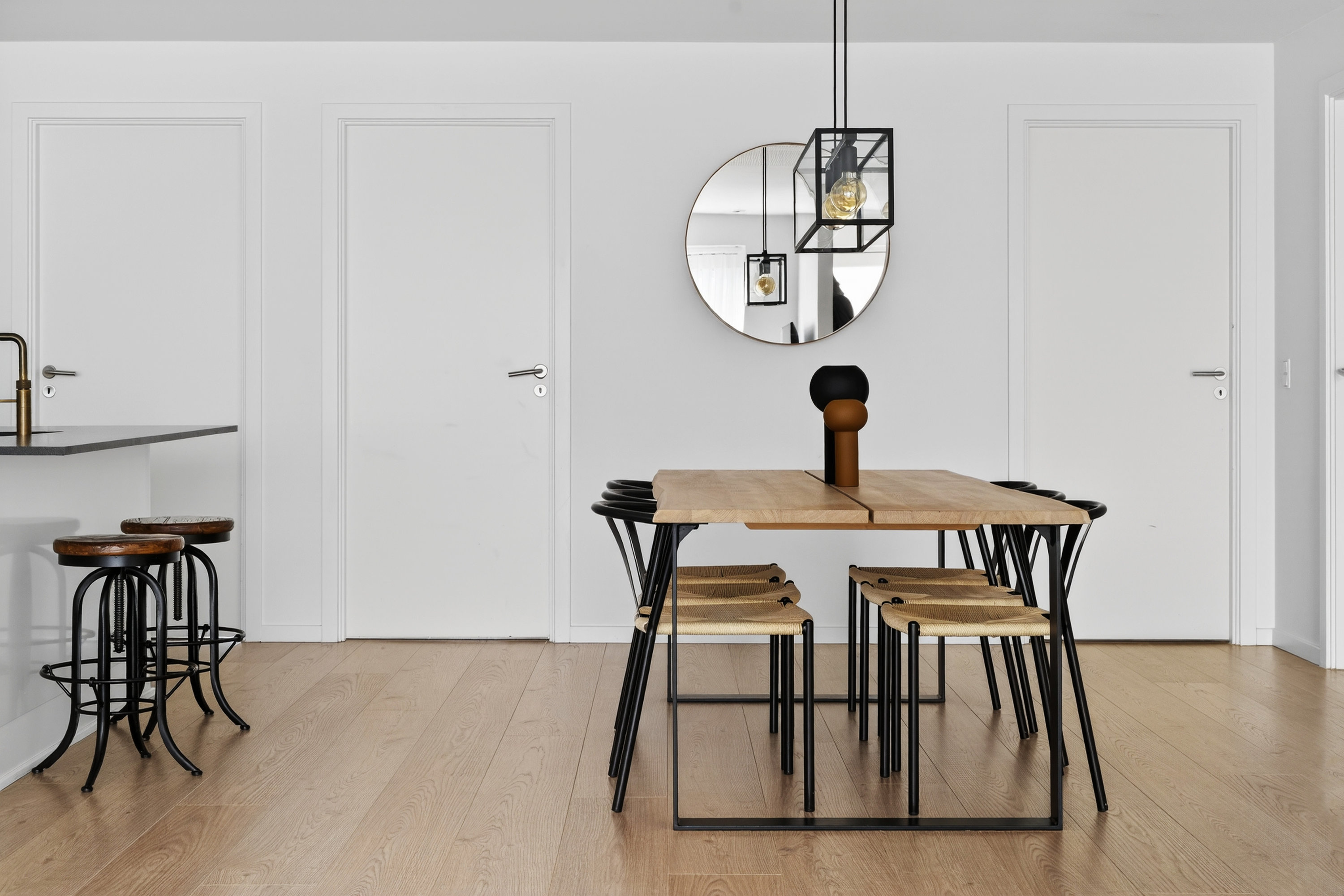 Fremhævet alrum billede i fuldskærmstilstand. Billede af Atlasvænge 25D, 2750 Ballerup