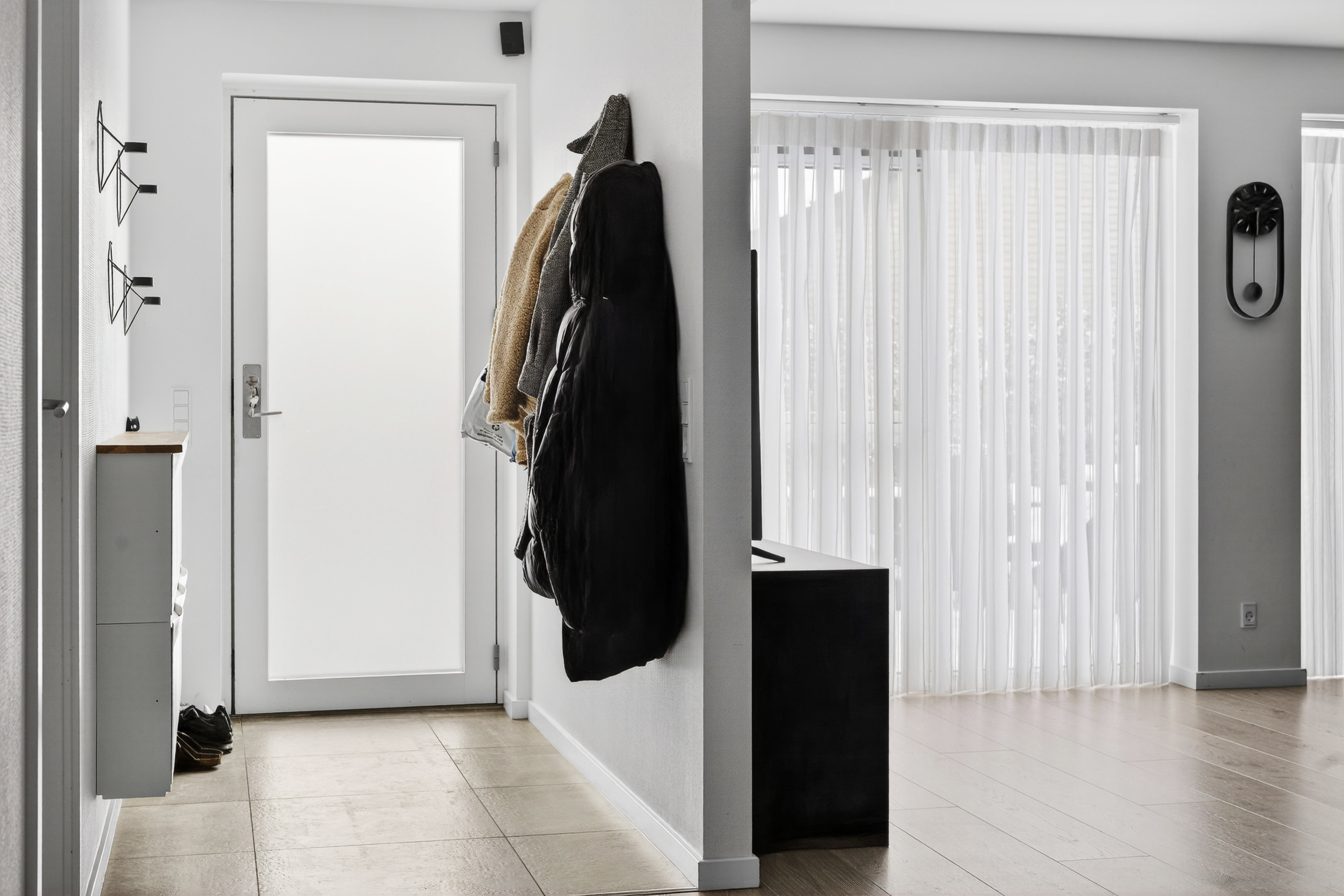 Fremhævet entré billede i fuldskærmstilstand. Billede af Atlasvænge 25D, 2750 Ballerup